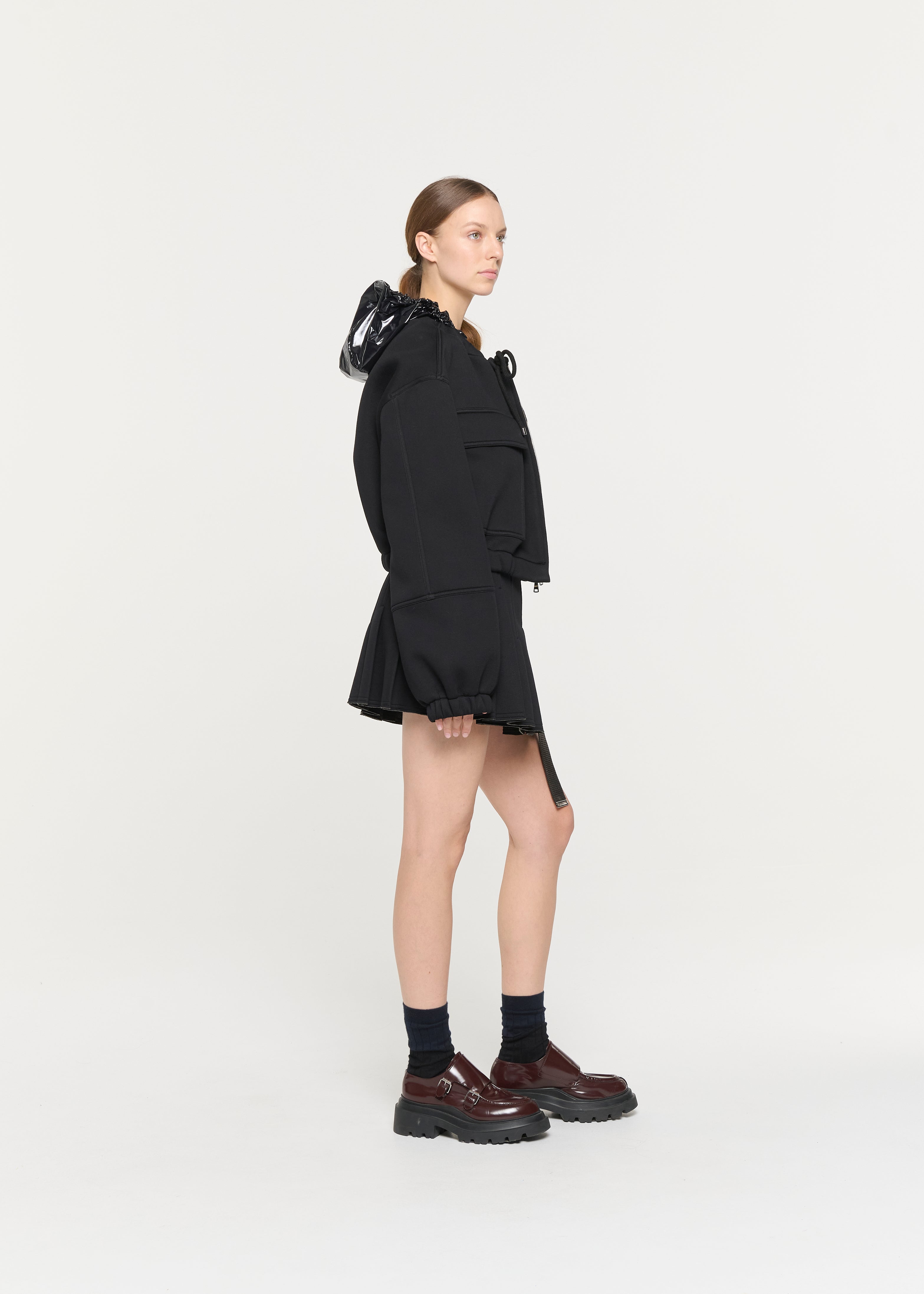 BLACK SCUBA MINI PLEATED SKIRT