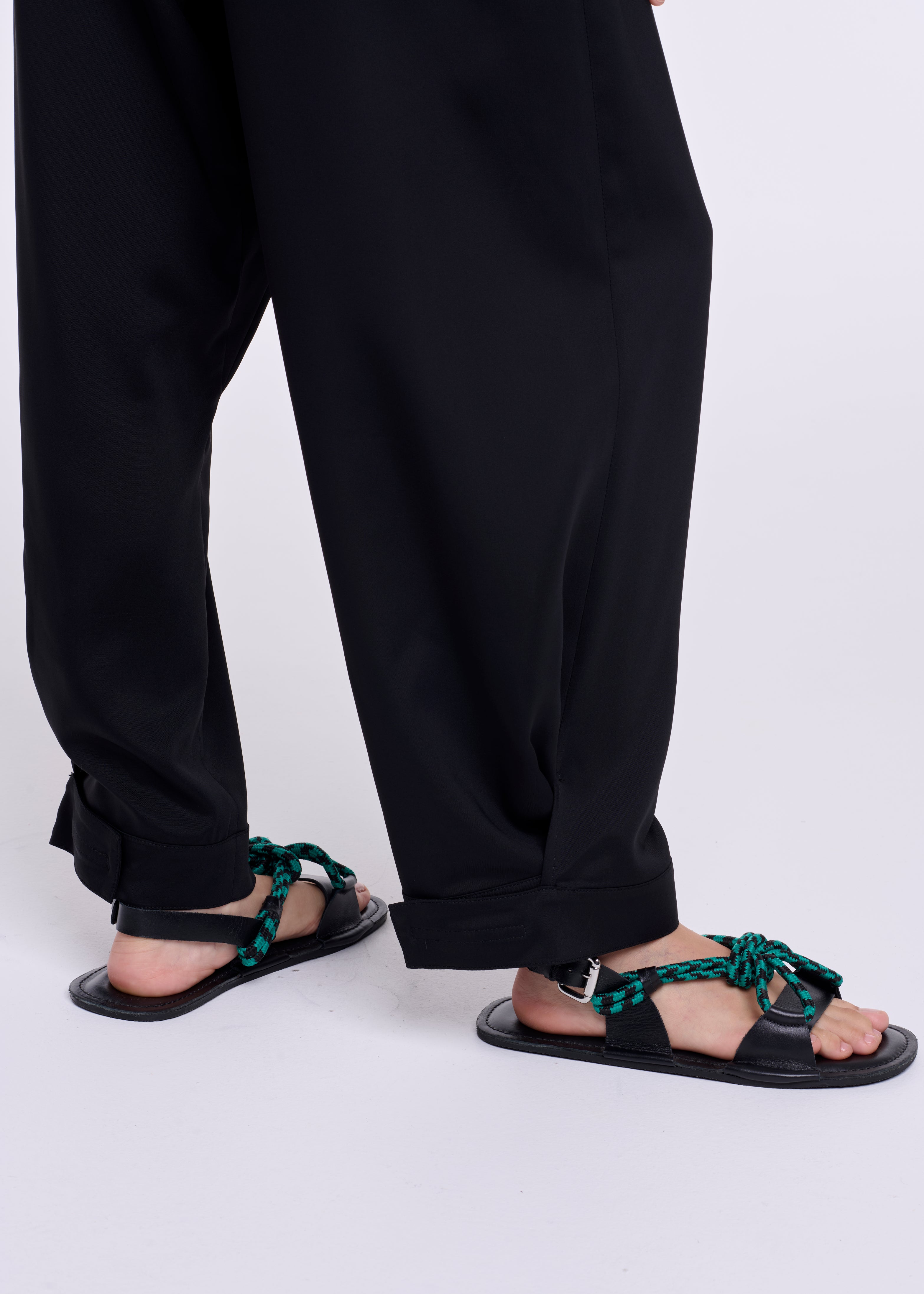 ELASTICATED BLACK VISCOSE PANTS