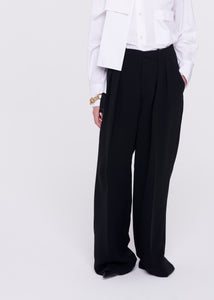 PLEATED BLACK WIDE LEG PANTS IN CADY