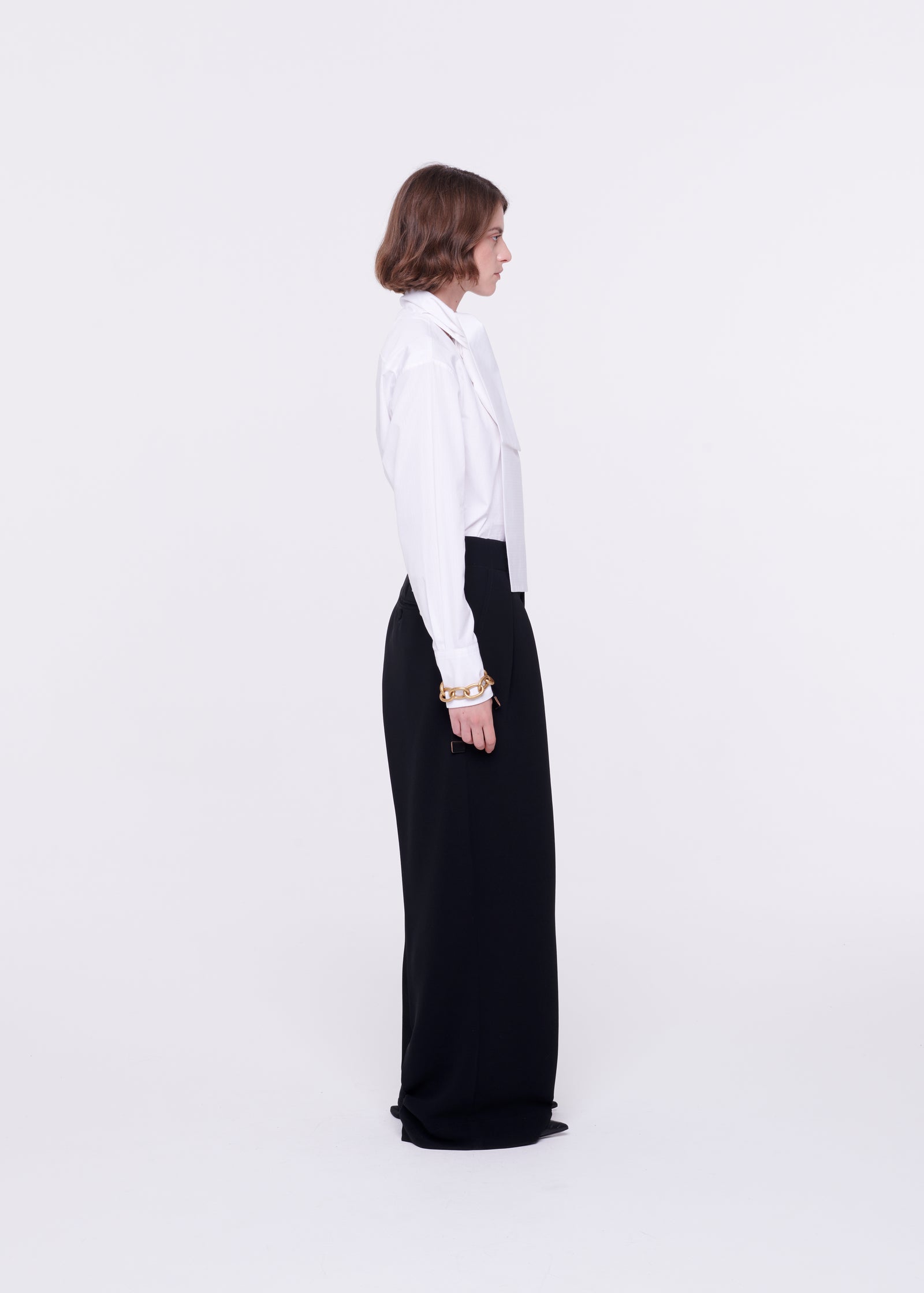 PLEATED BLACK WIDE LEG PANTS IN CADY