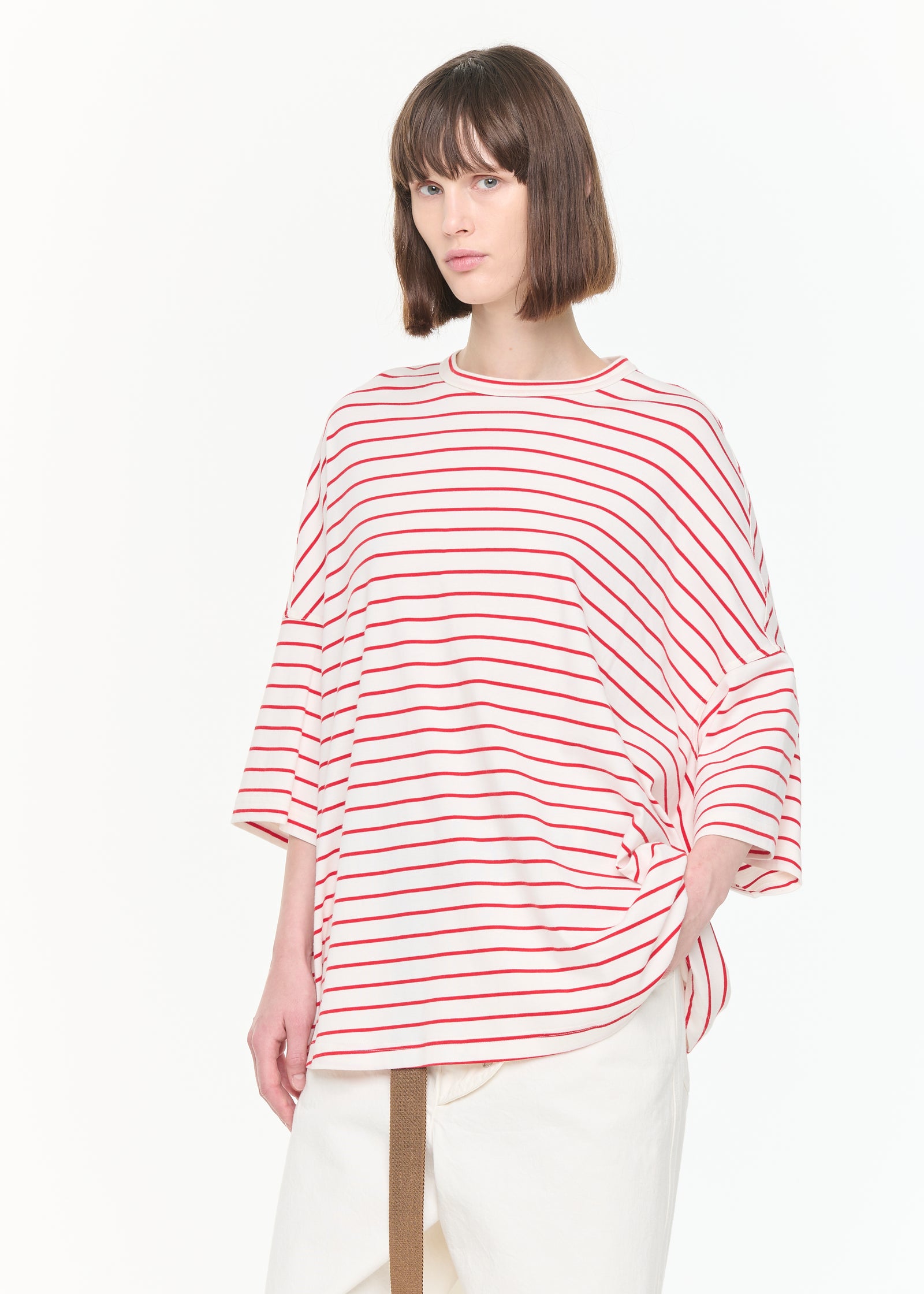 WHITE RED STRIPED WIDE SLEEVED T-SHIRT