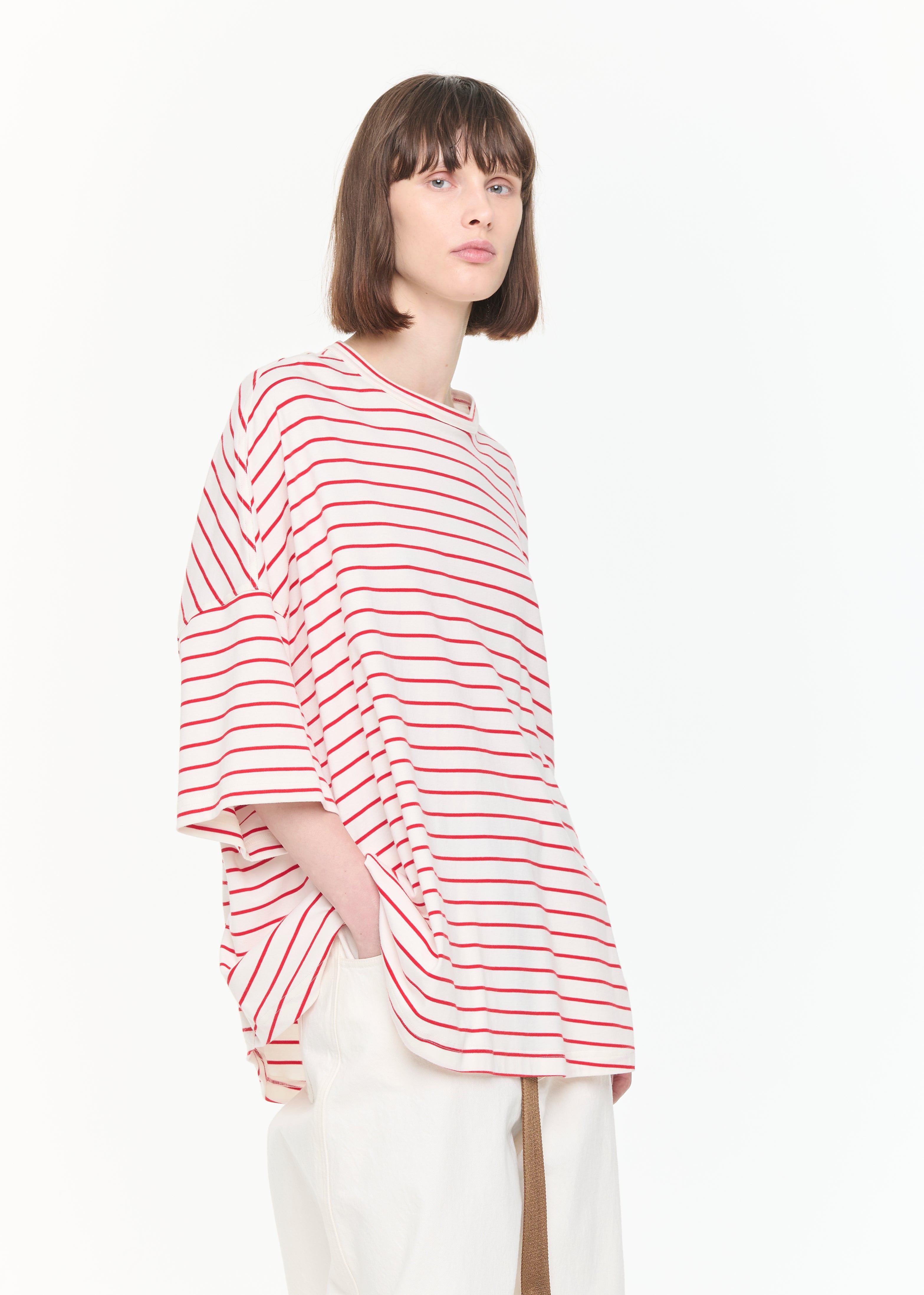 WHITE RED STRIPED WIDE SLEEVED T-SHIRT