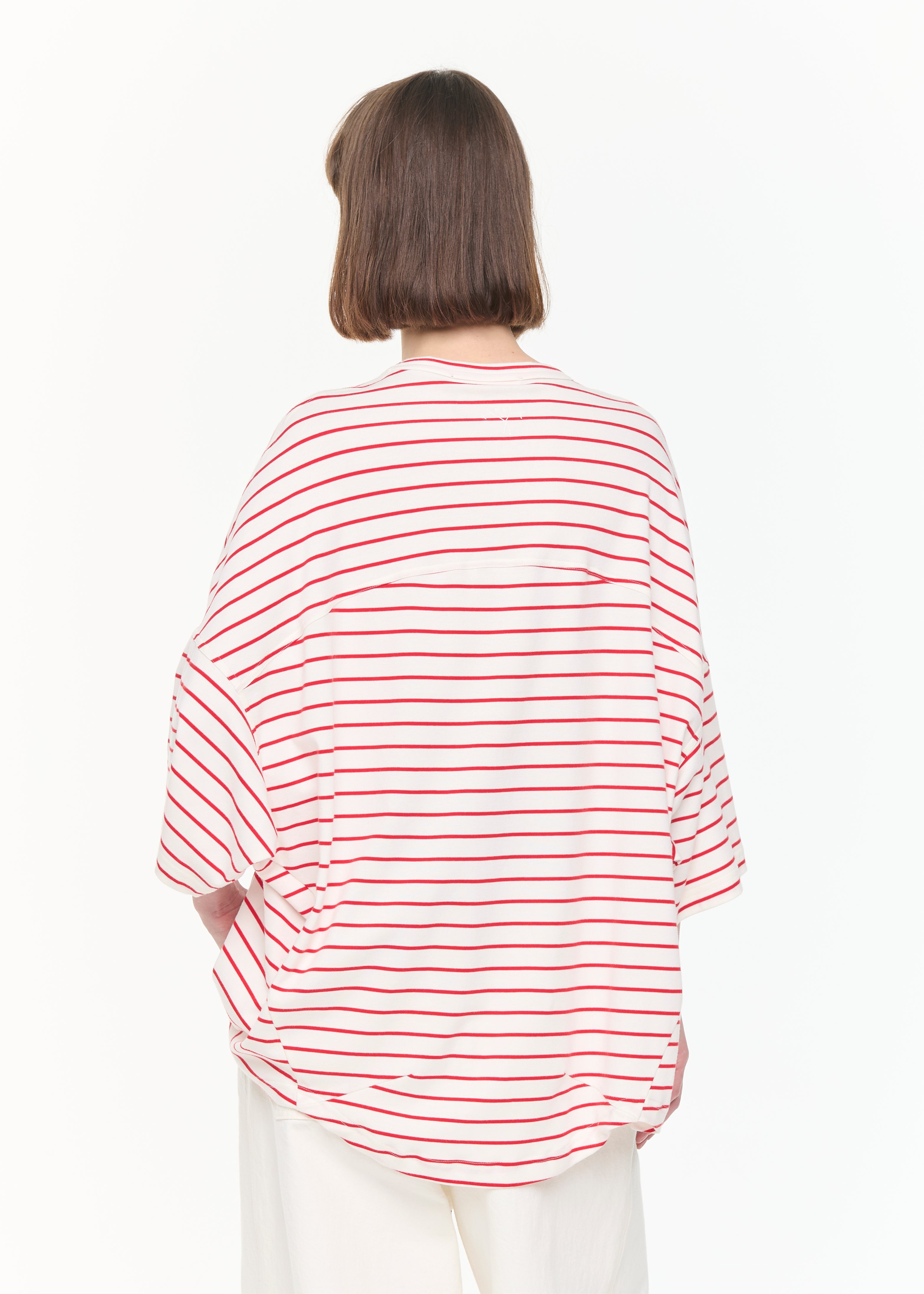 WHITE RED STRIPED WIDE SLEEVED T-SHIRT