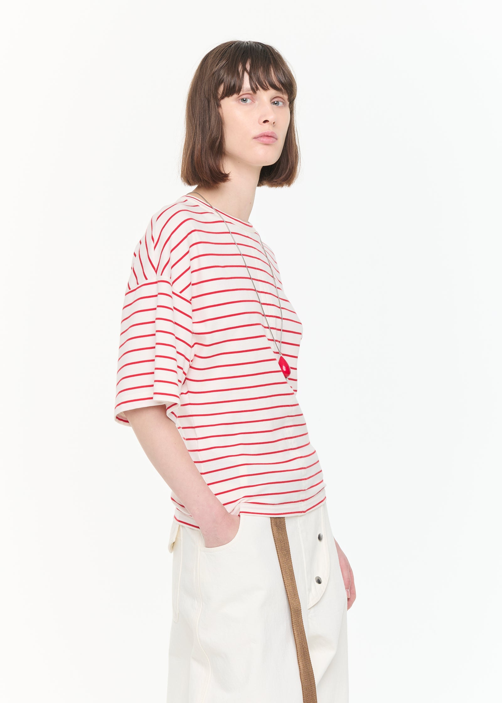 WHITE RED STRIPED FITTED T-SHIRT