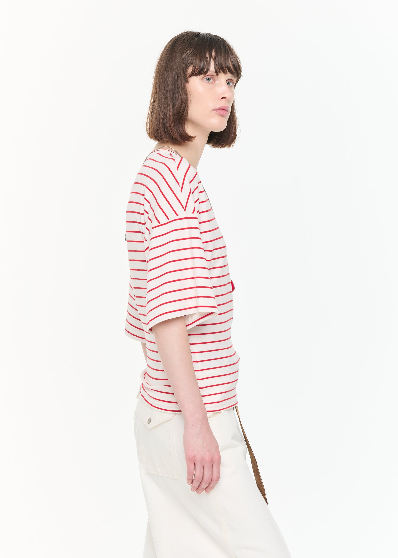 WHITE RED STRIPED FITTED T-SHIRT