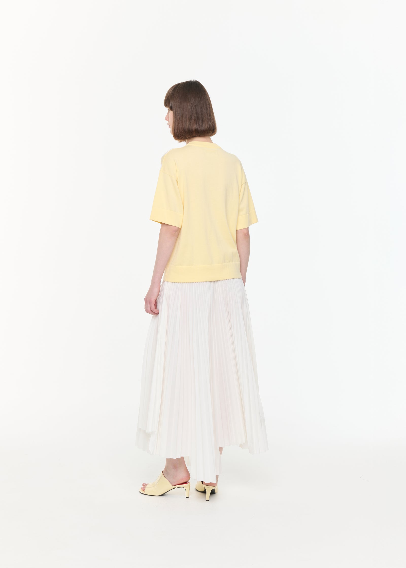 WHITE PLEATED LONG SKIRT
