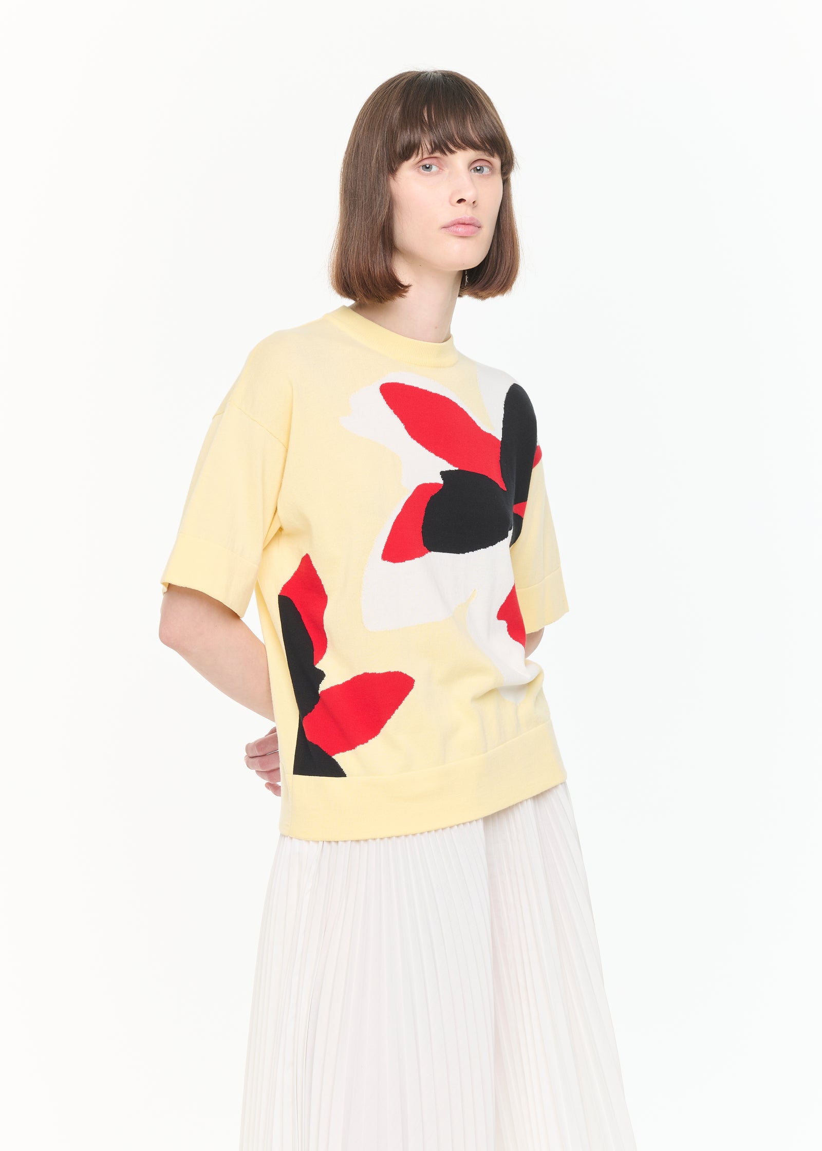 YELLOW FLORAL INTARSIA SHORT SLEEVE KNIT