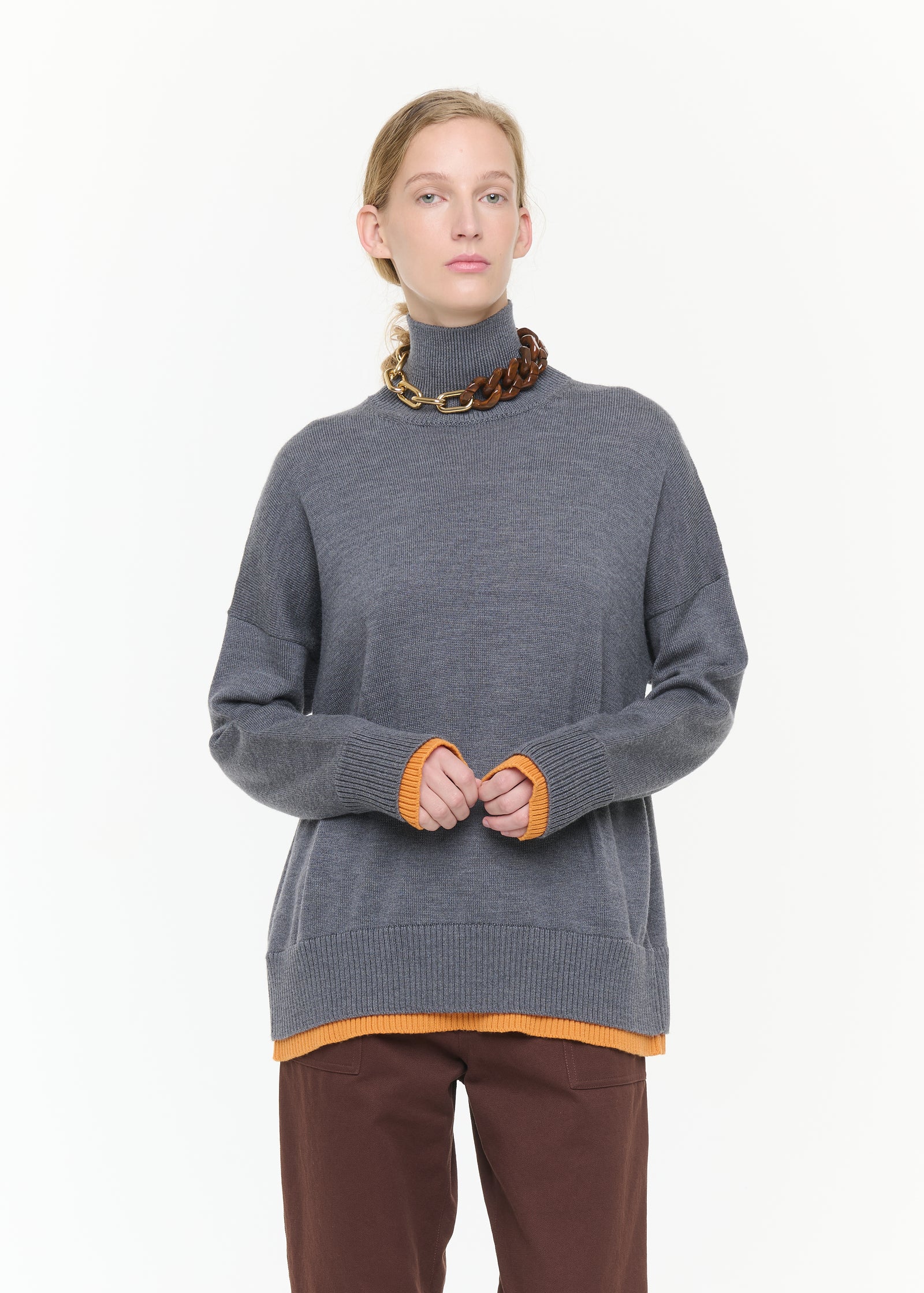 GREY SOFT WOOL TURTLENCK SWEATER