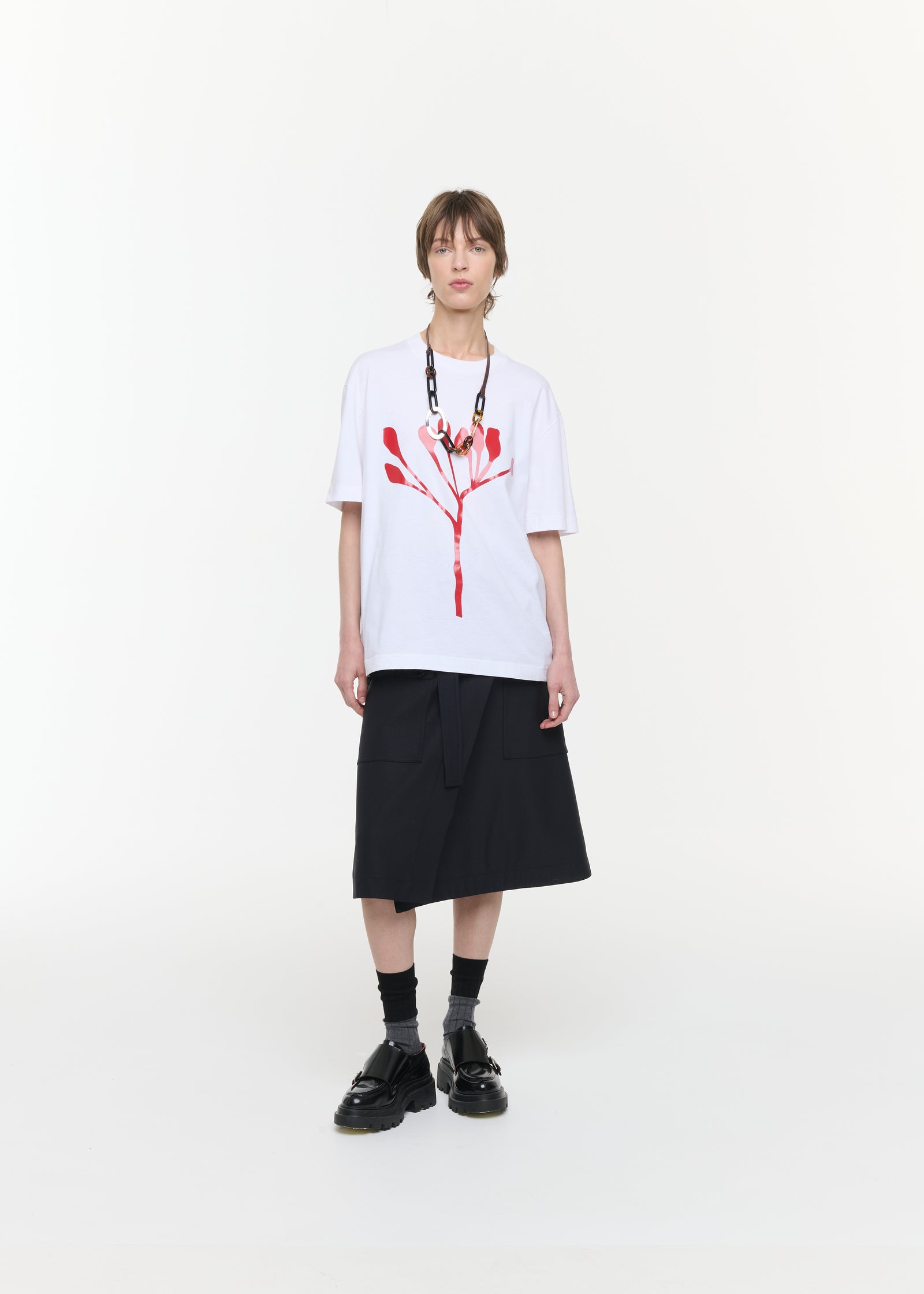 WHITE T-SHIRT WITH FLOWER PRINT