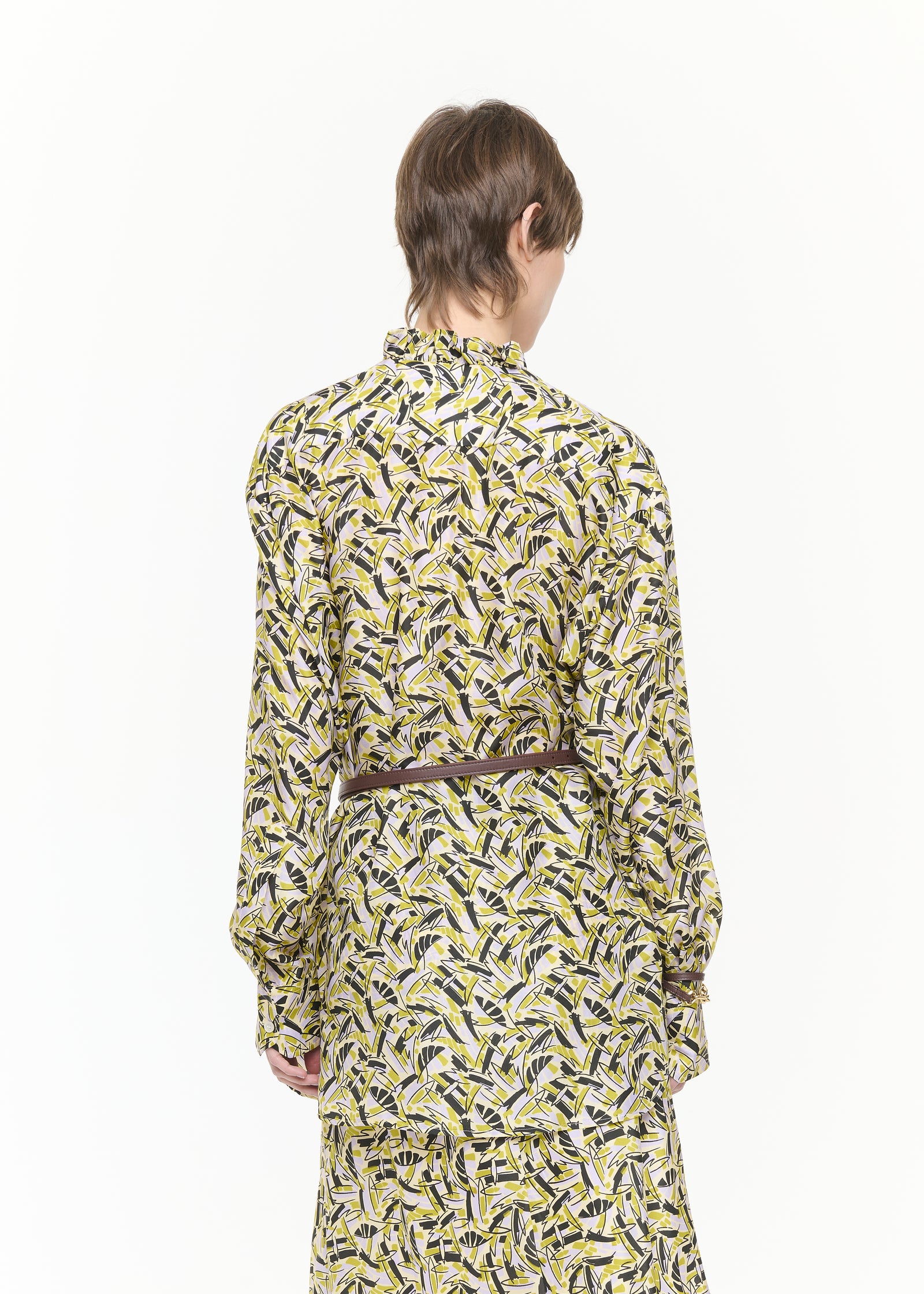 Camicia in seta Habutai a fantasia di foglie astratte