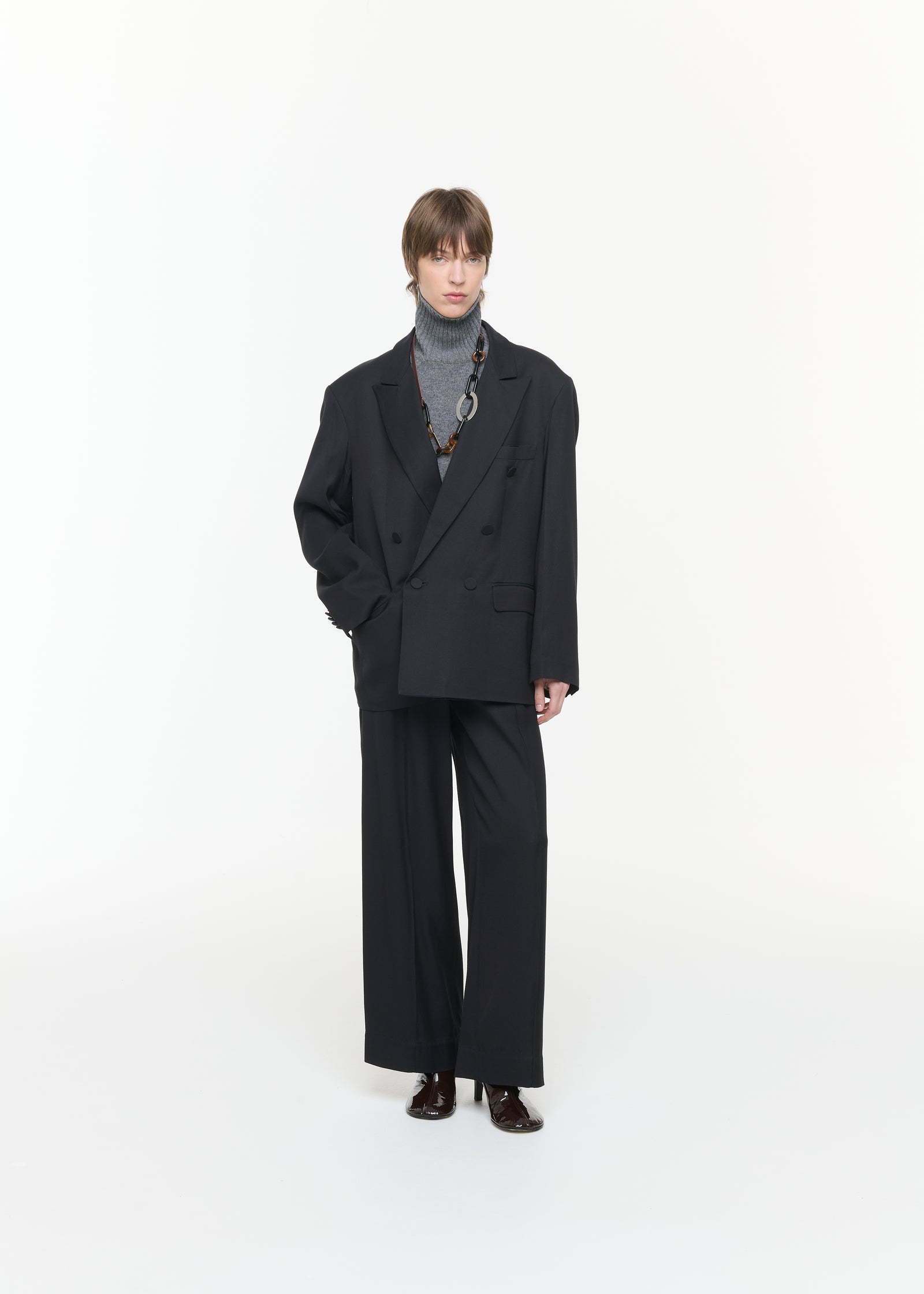 DOUBLE-BREASTED BLACK BLAZER