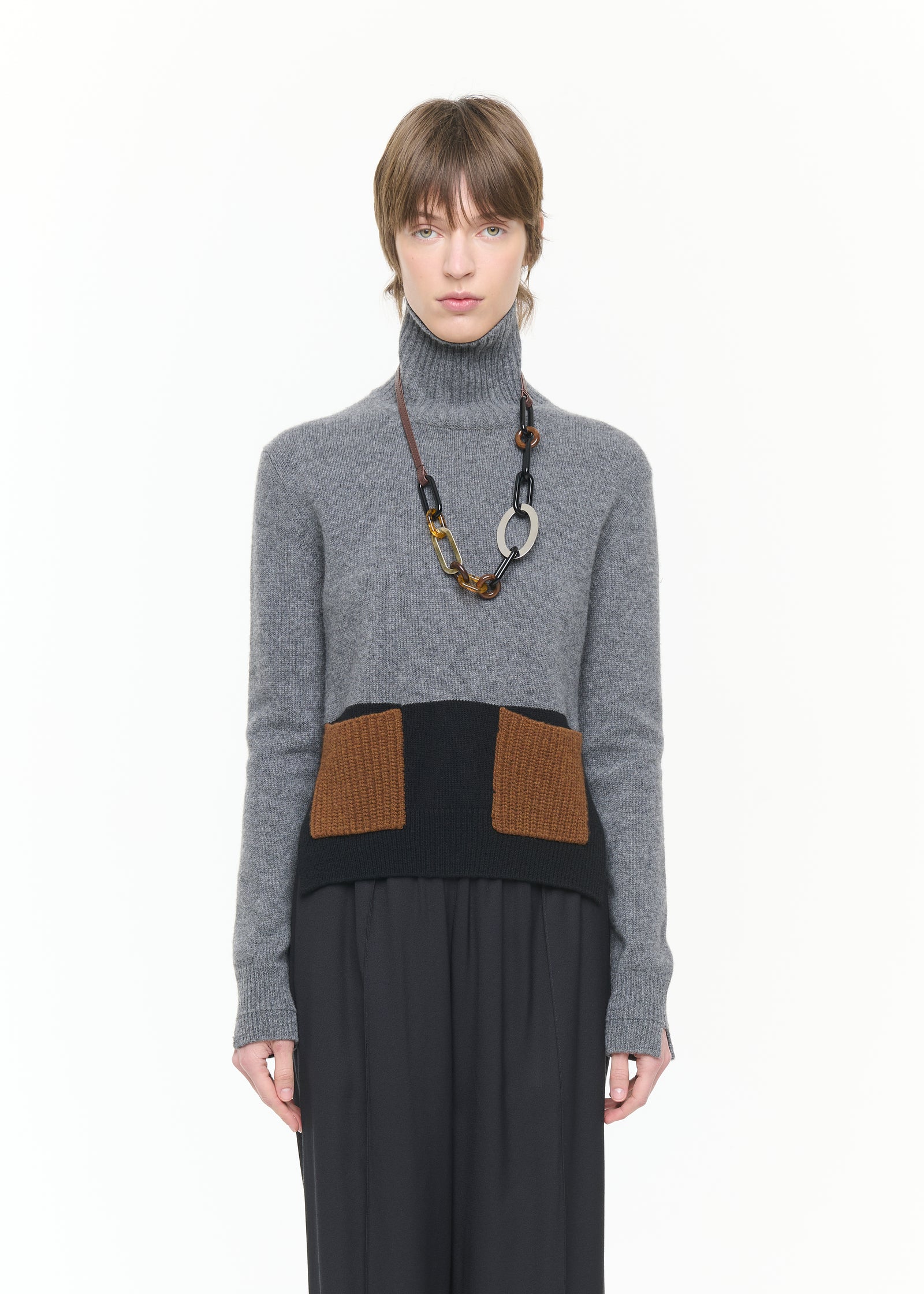 MAGLIONE A COLLO ALTO IN CASHMERE GRIGIO CON TASCHE