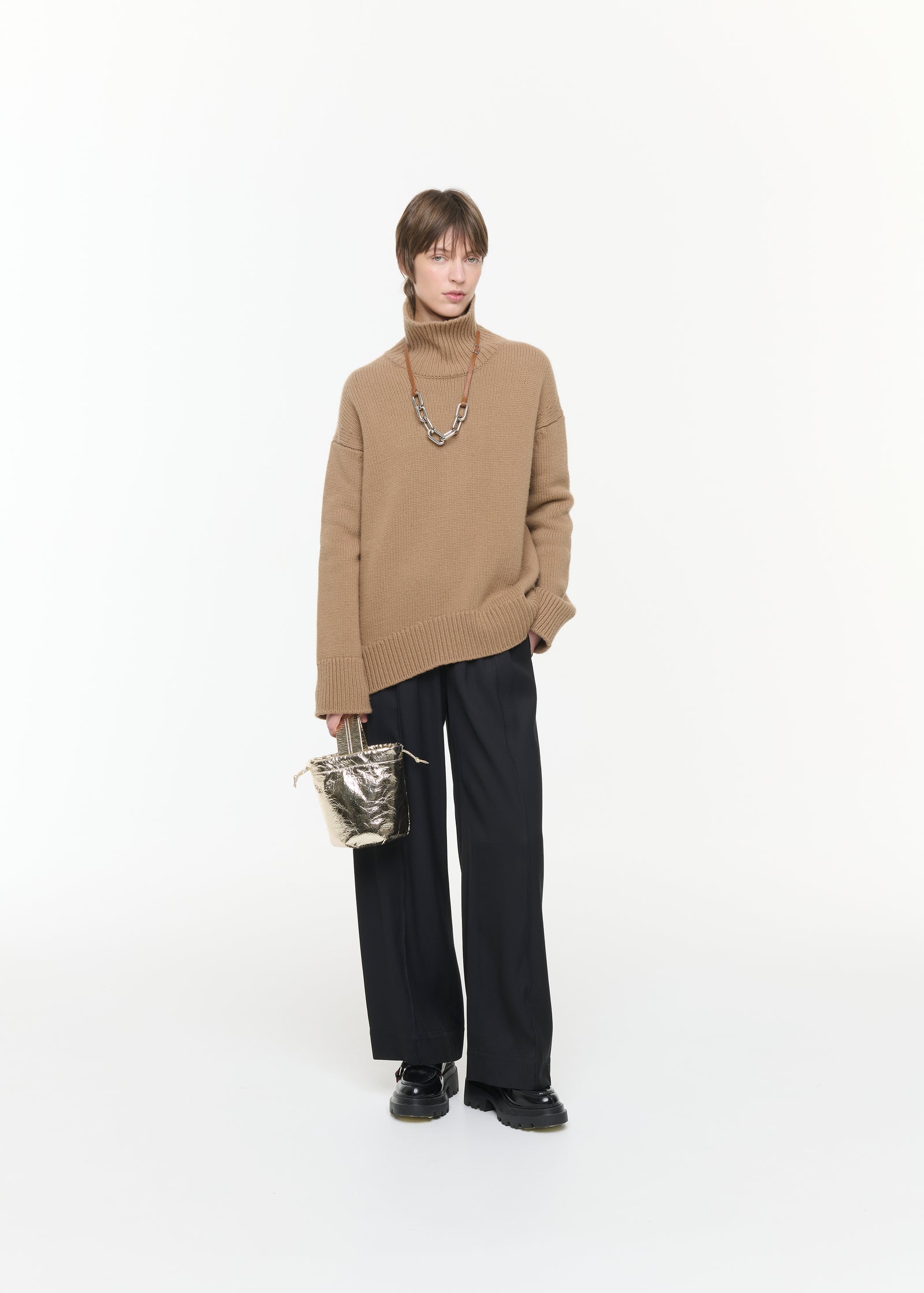 MAGLIONE A COLLO ALTO IN CACHEMIRE CAMMELLO