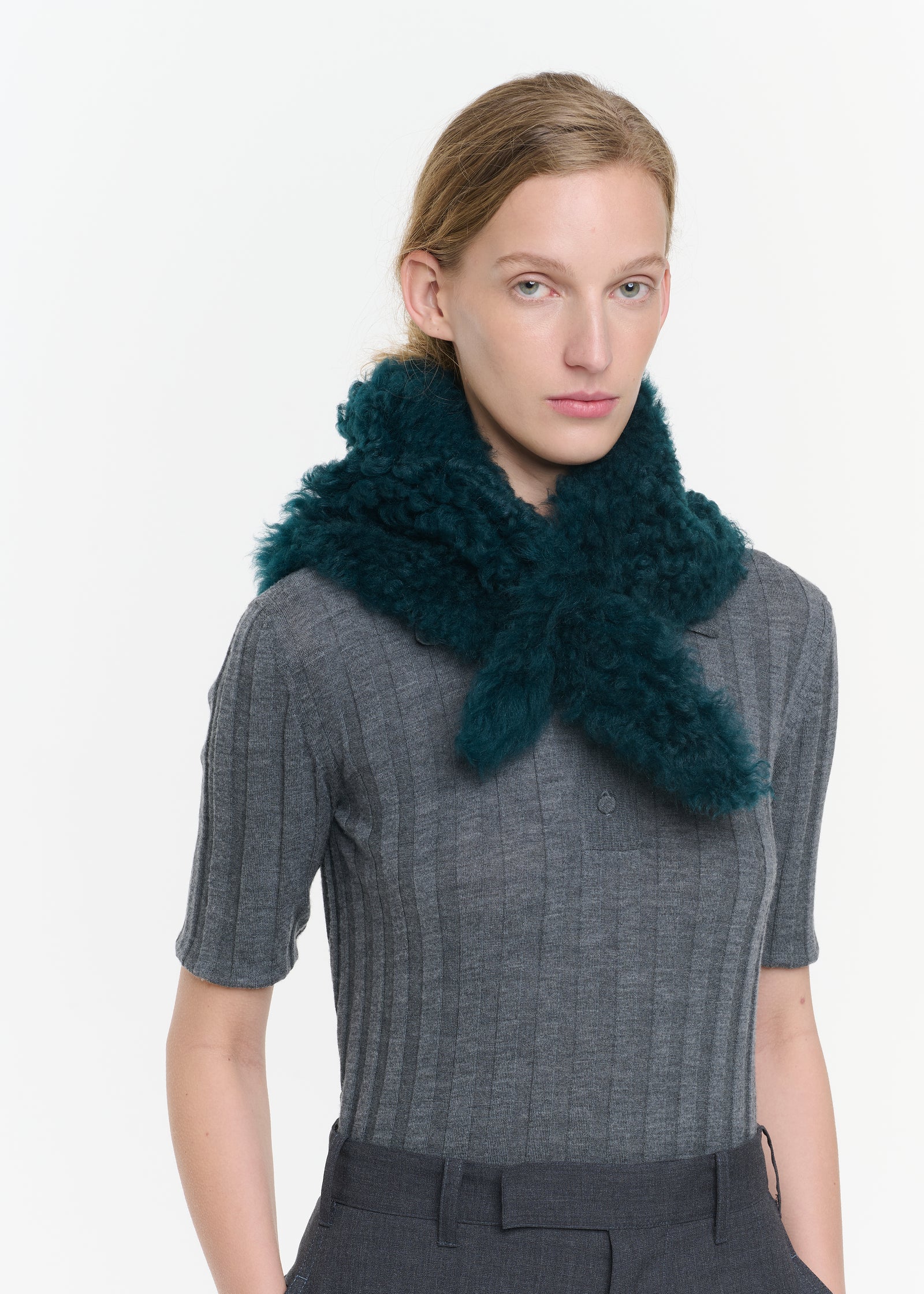 DARK GREEN SHEARLING SCARF COLLAR