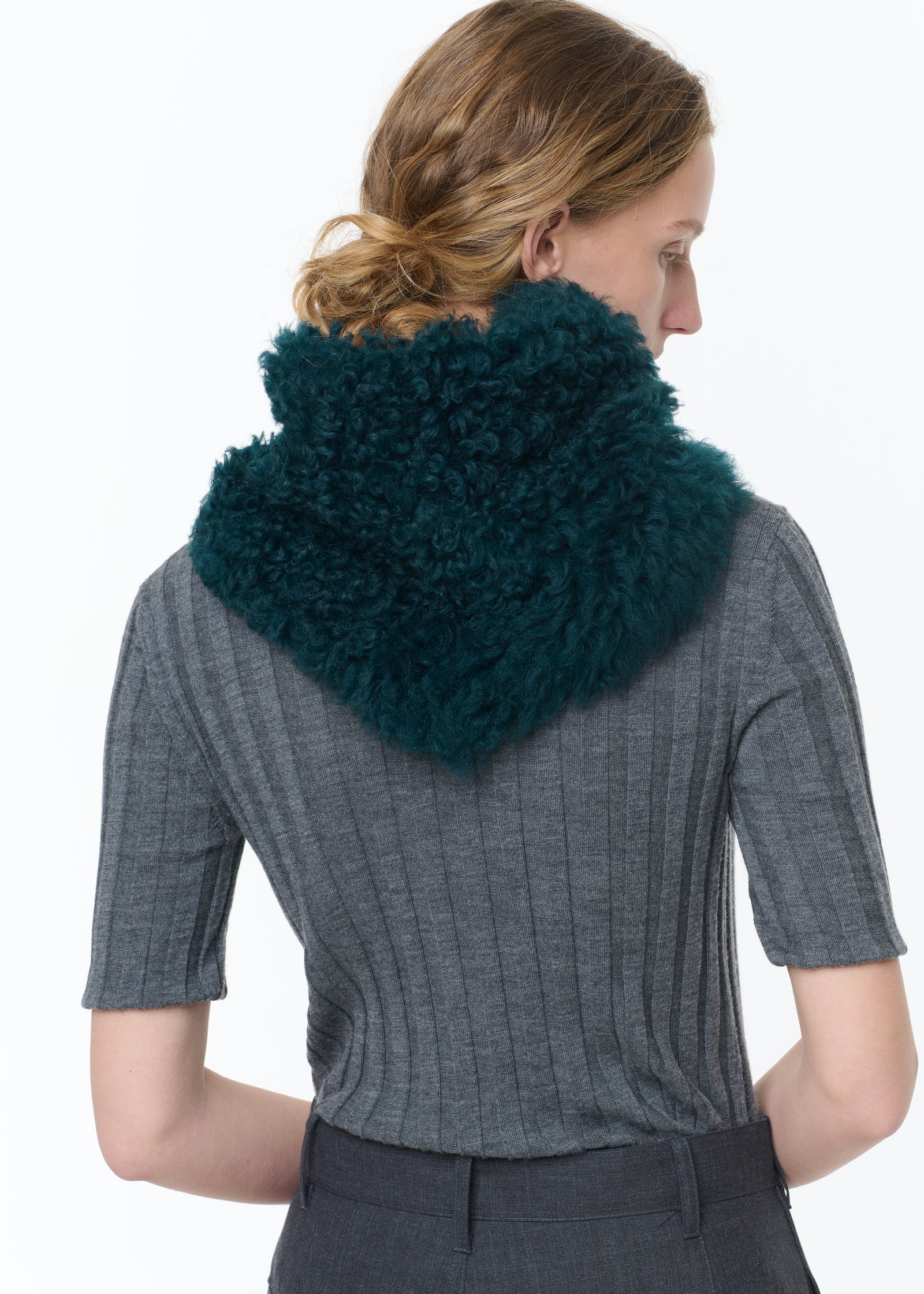 DARK GREEN SHEARLING SCARF COLLAR