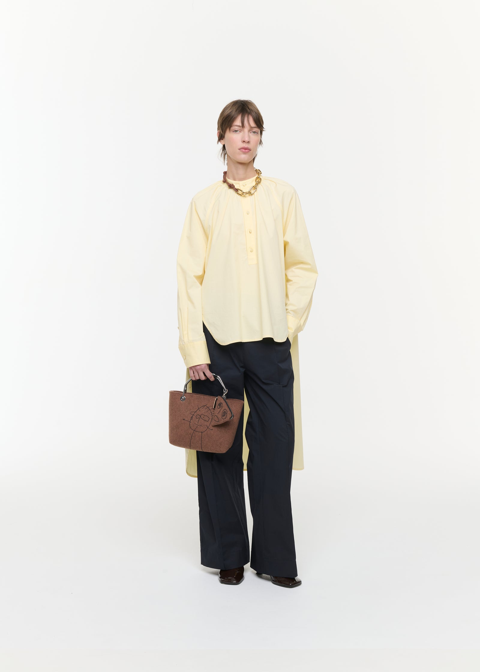 EGGNOG RUCHED STAND COLLAR SHIRT