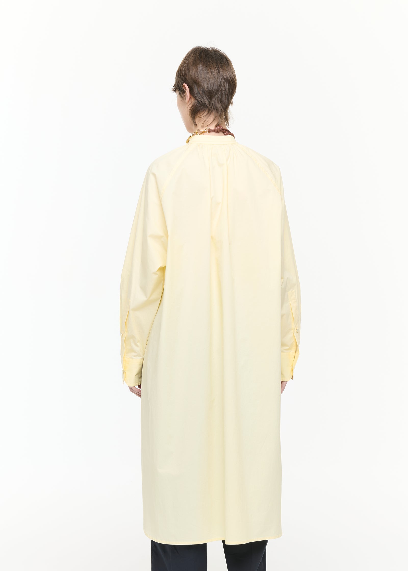 EGGNOG RUCHED STAND COLLAR SHIRT