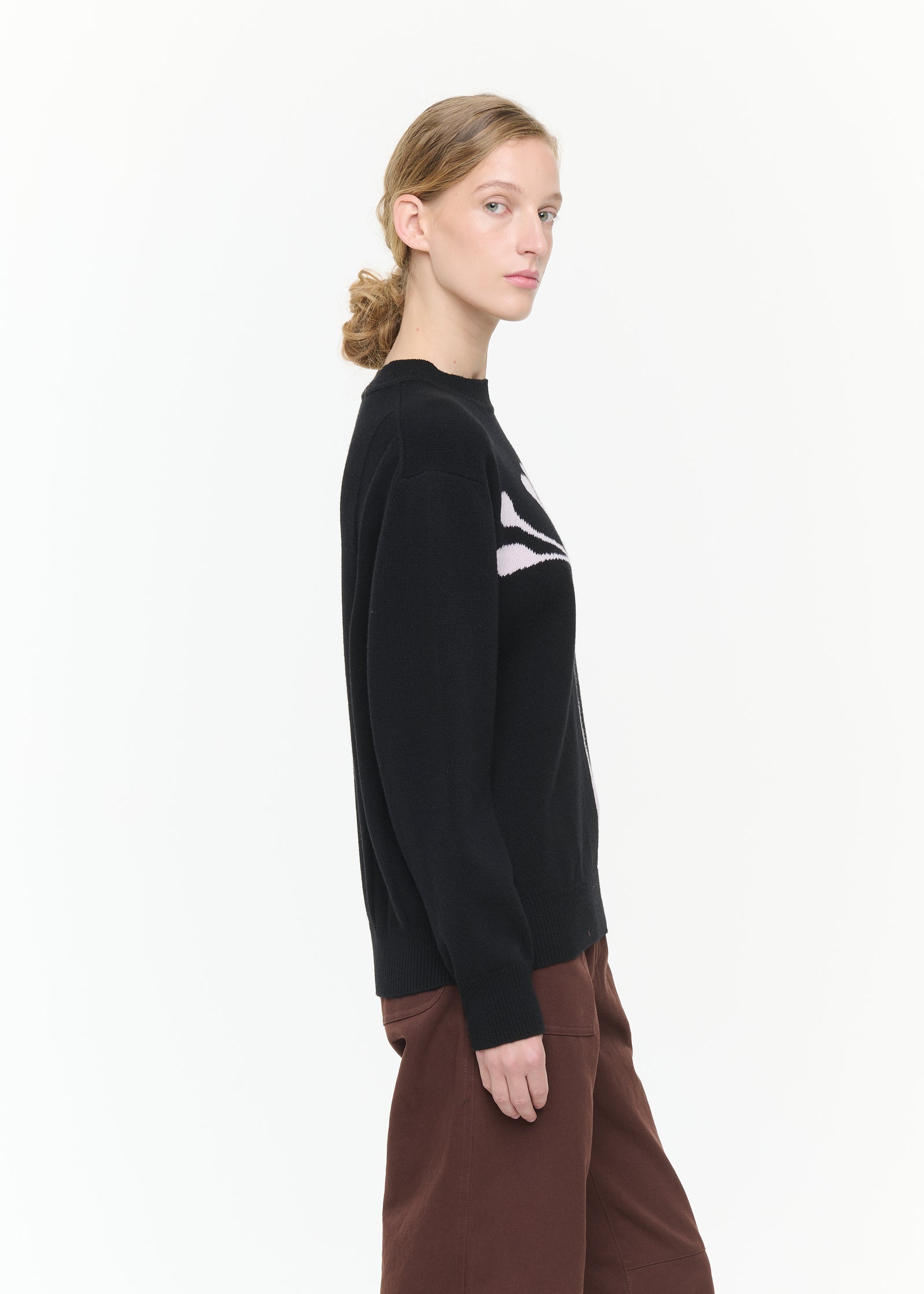 BLACK INTARSIA WOOL SWEATER WITH PINK FLOWER