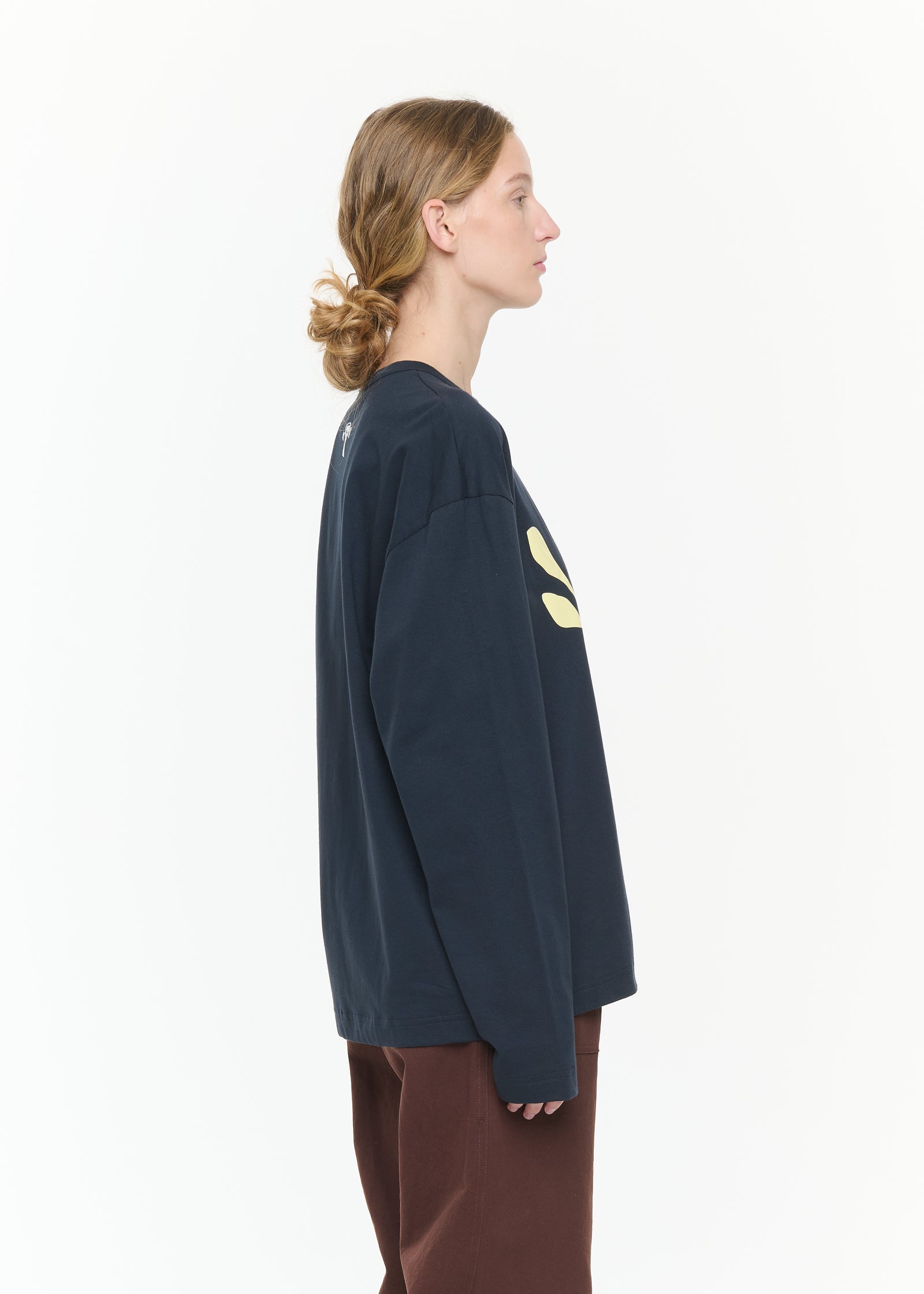 BLACK LONG SLEEVES T-SHIRT WITH FLOWER PRINT