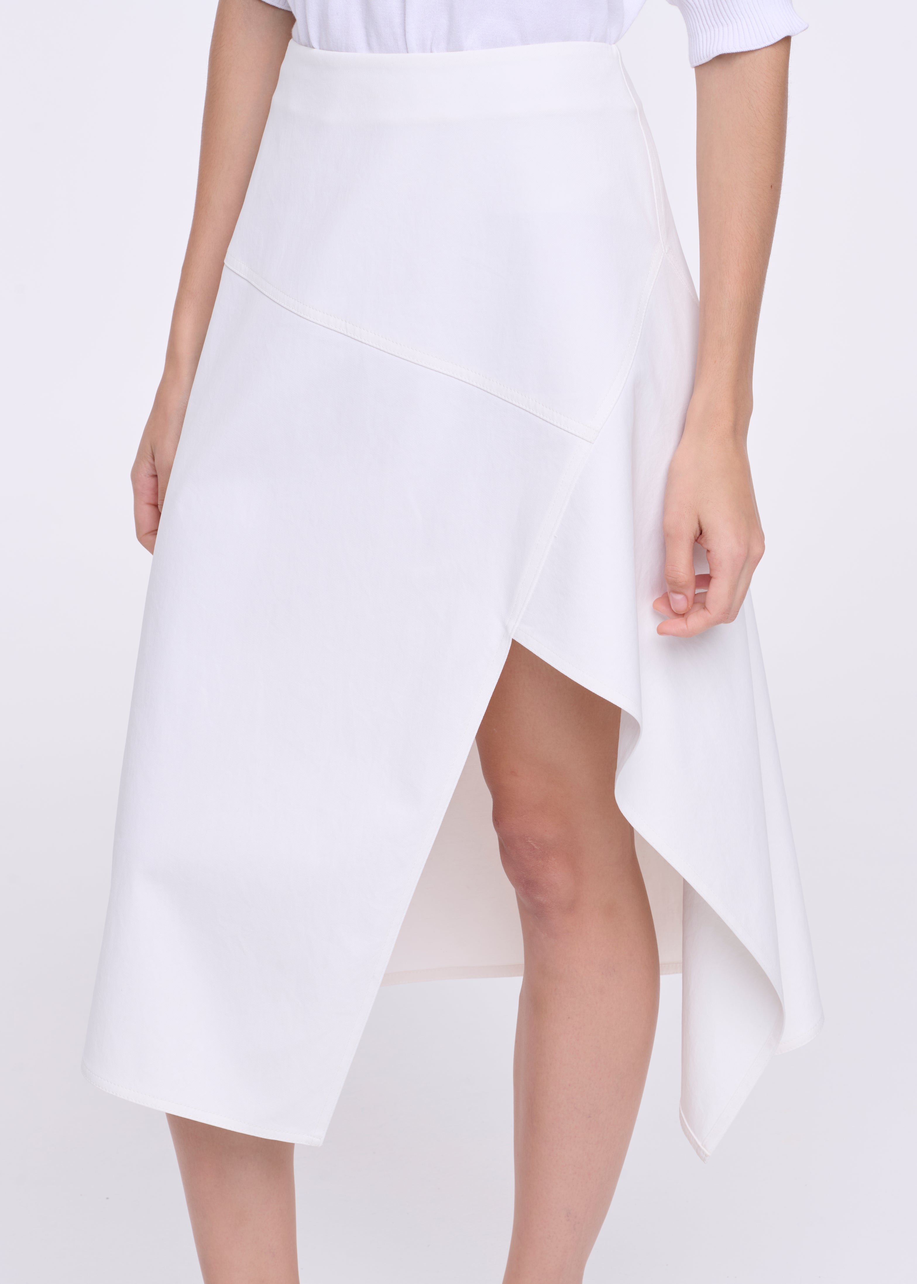 WHITE PANEL SKIRT WITH SIDE SLIT