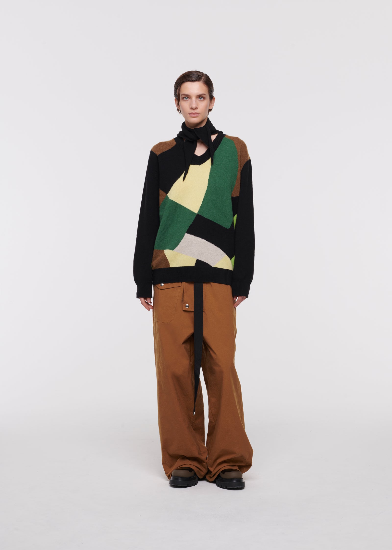 COLOR BLOCK WOOL SWEATER WITH SCARF