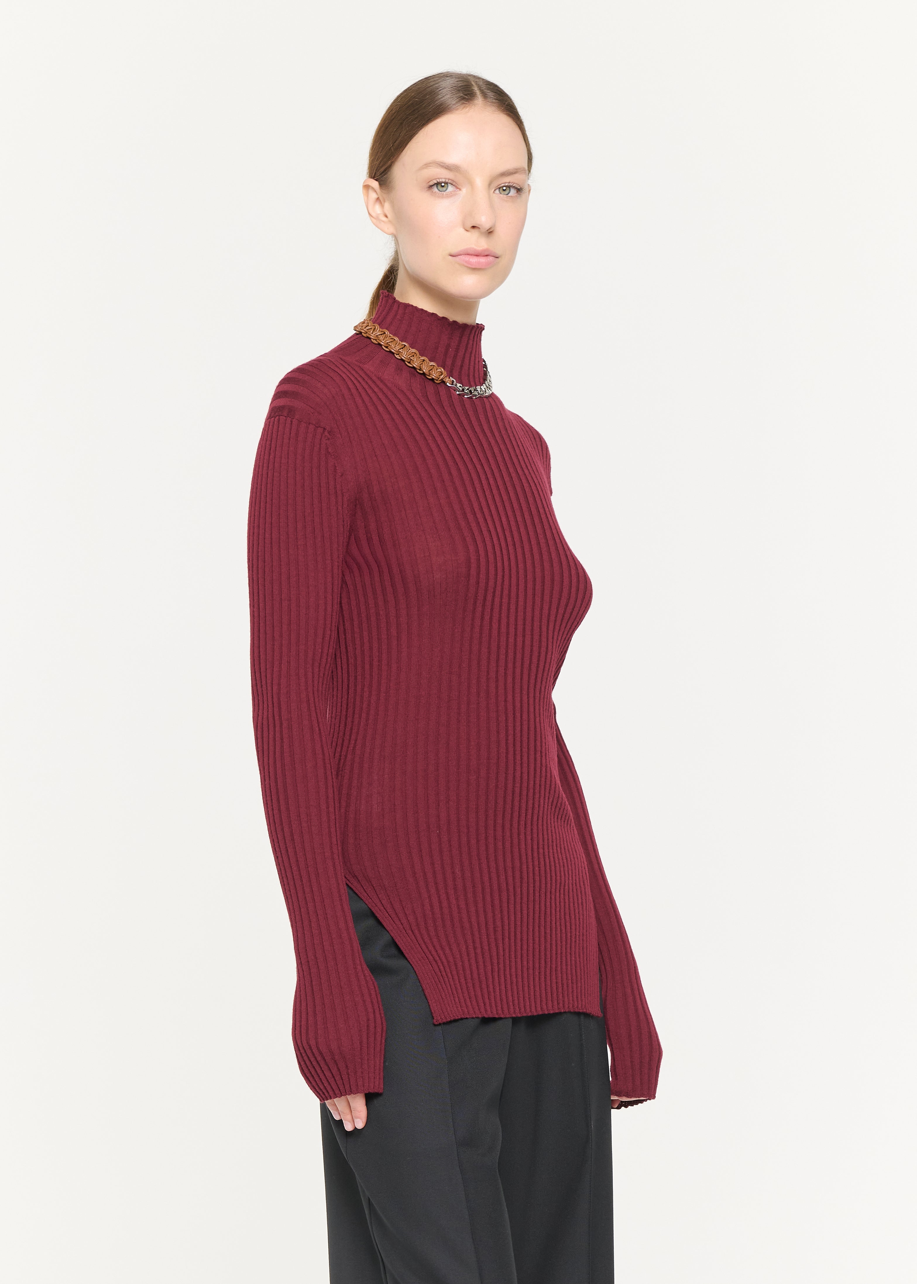 BURGUNDY MERINO TURTLENECK SWEATER