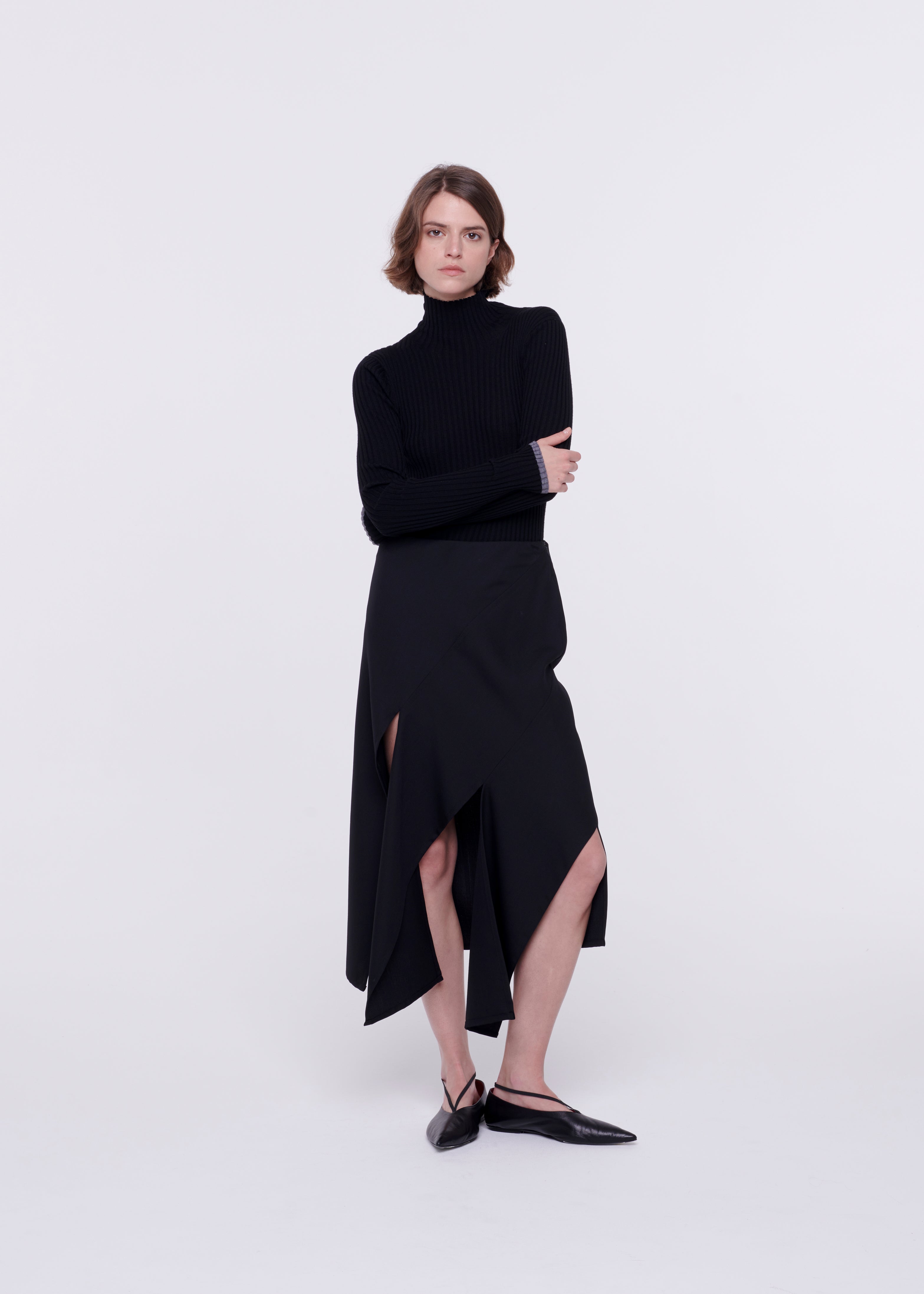 BLACK MERINO TURTLENECK SWEATER