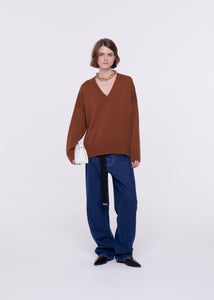 MAGLIONE CON SCOLLO A V IN LANA MERINO