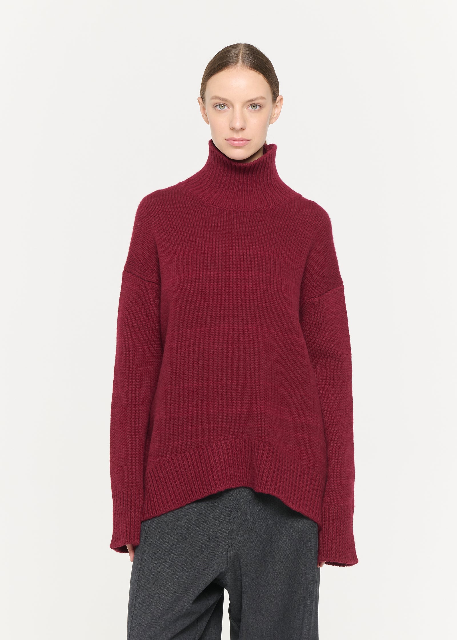 CASHMERE TURTLENECK SWEATER BURGUNDY