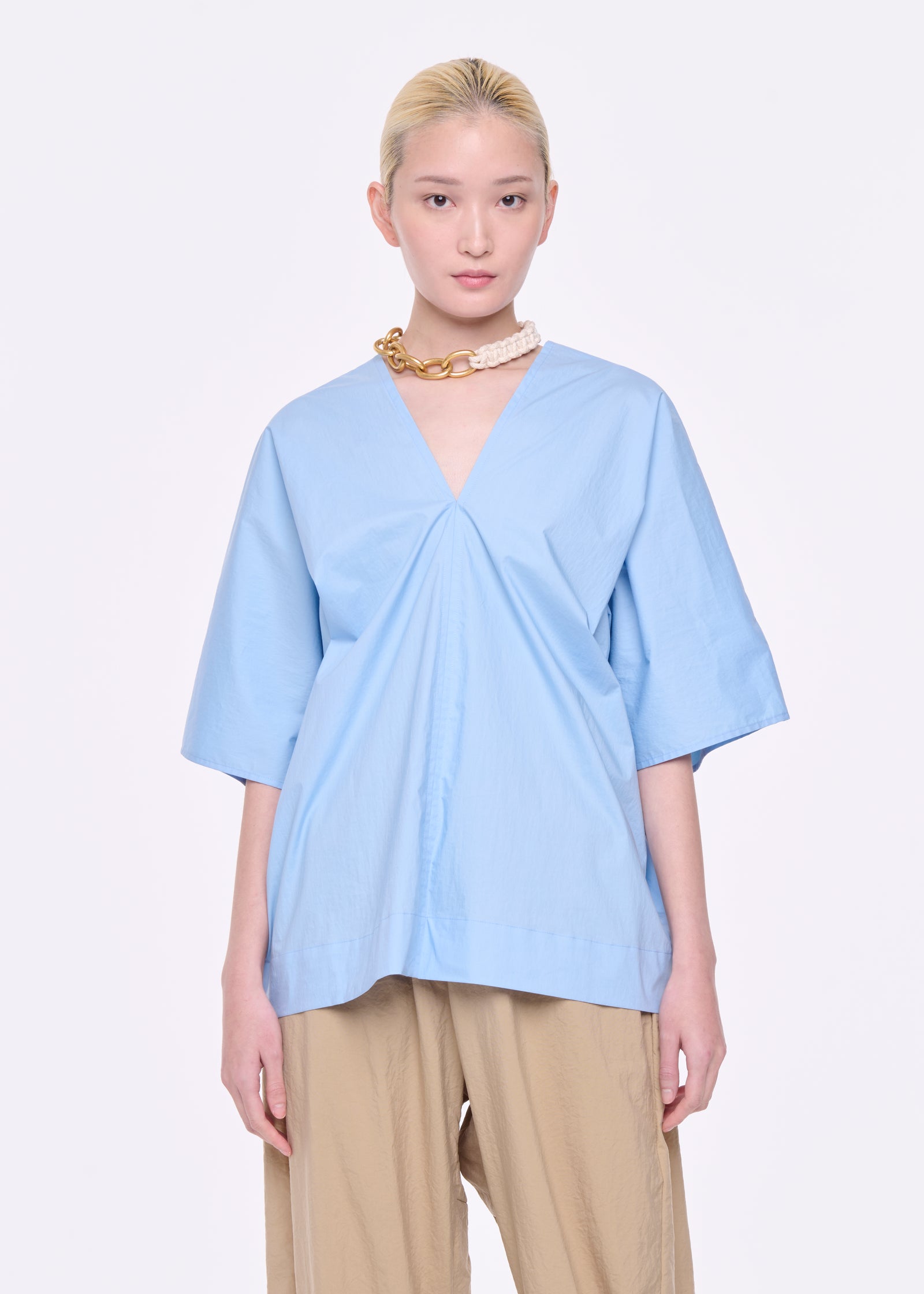 LIGHT BLUE COTTON V-NECK TOP