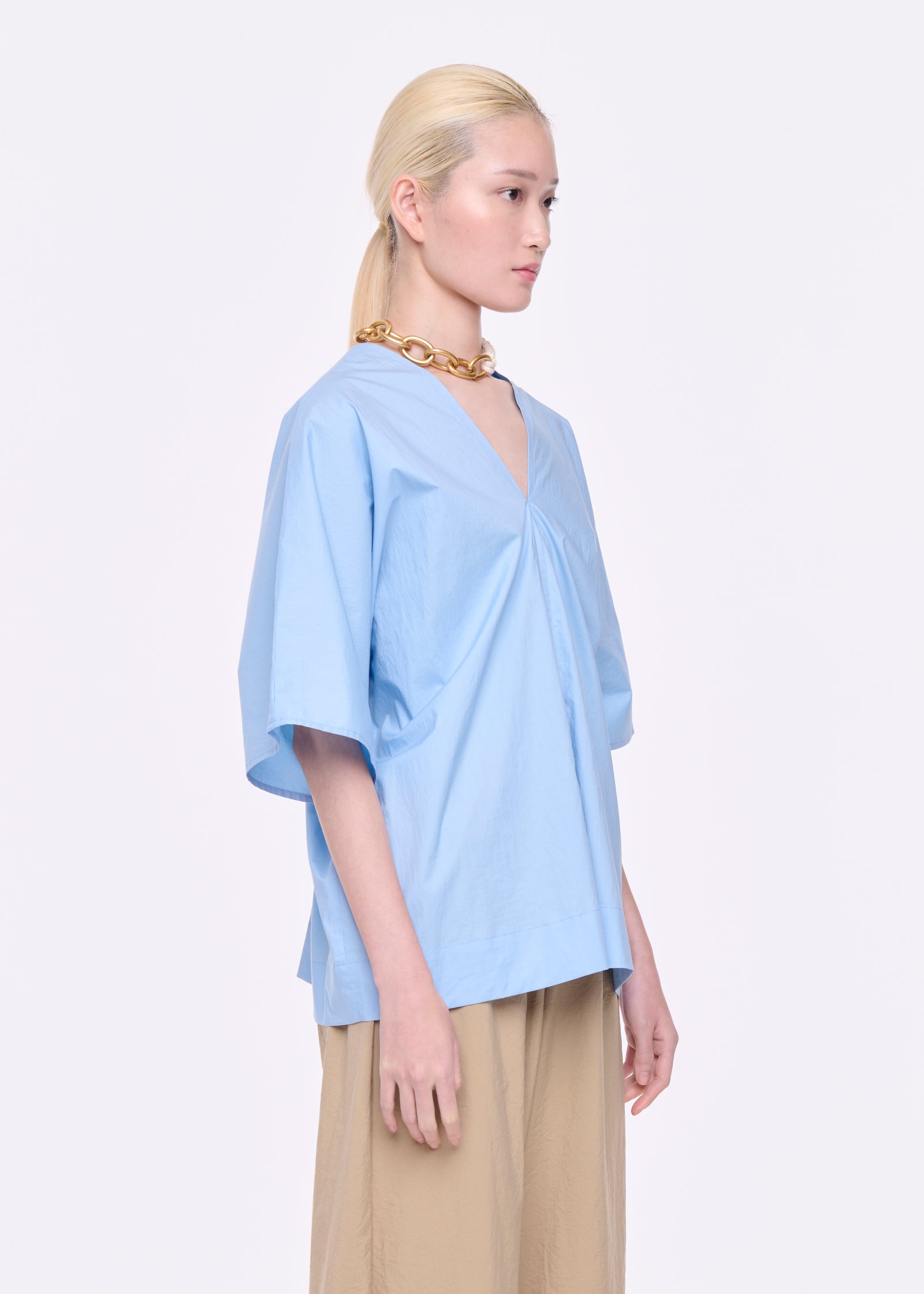 LIGHT BLUE COTTON V-NECK TOP