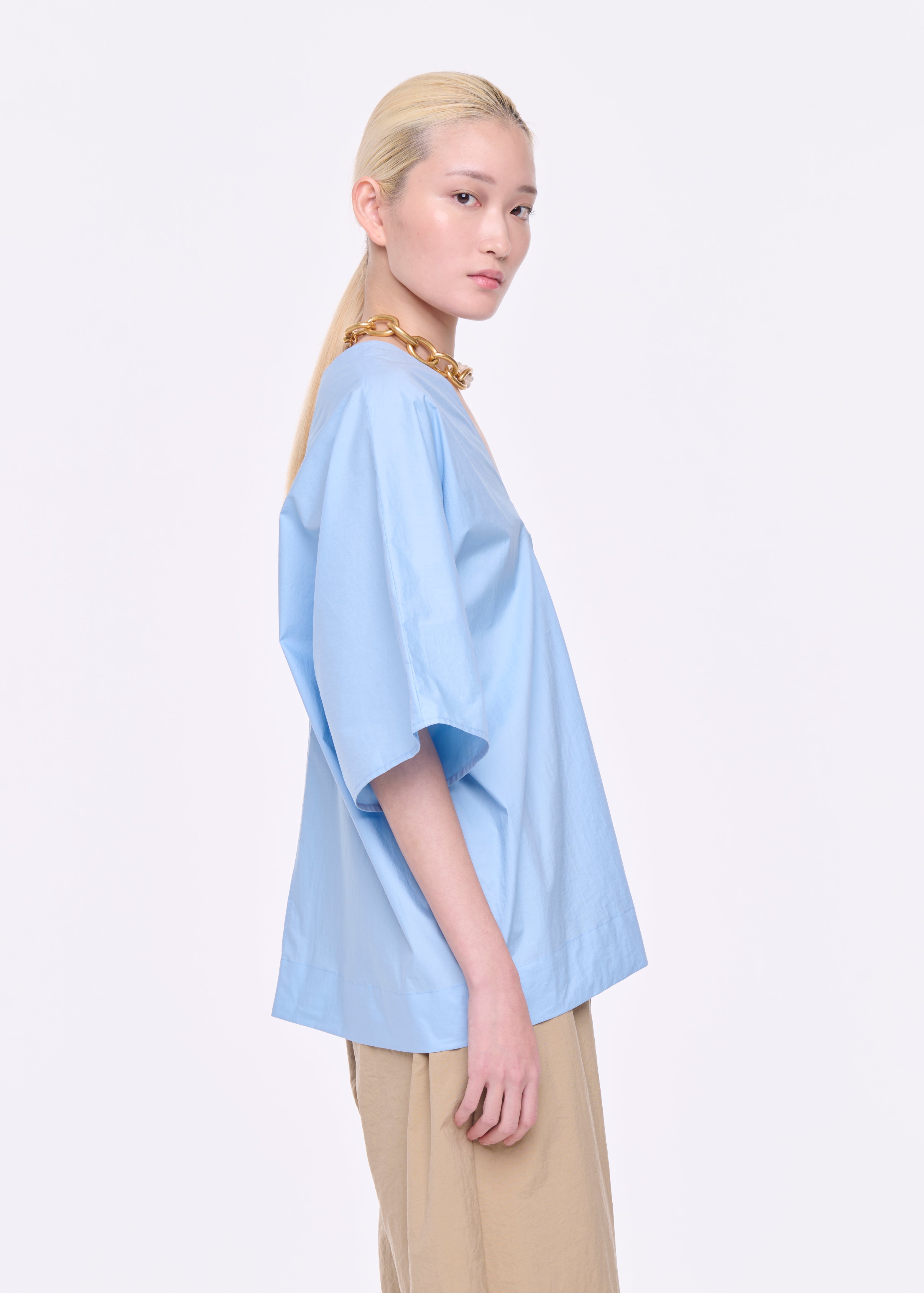 LIGHT BLUE COTTON V-NECK TOP