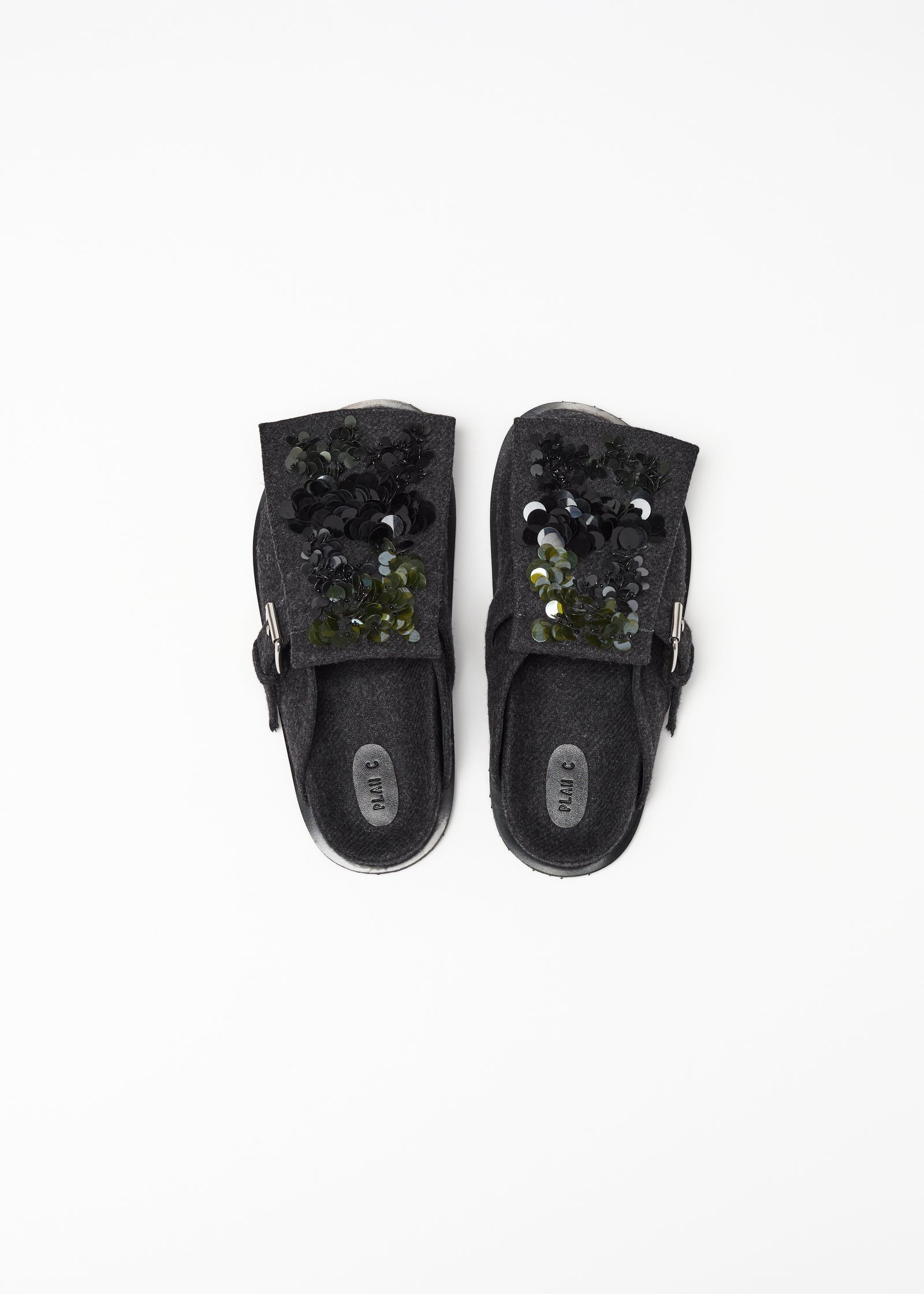 WOOL CLOGS WITH REMOVABLE EMBROIDERED FLAP