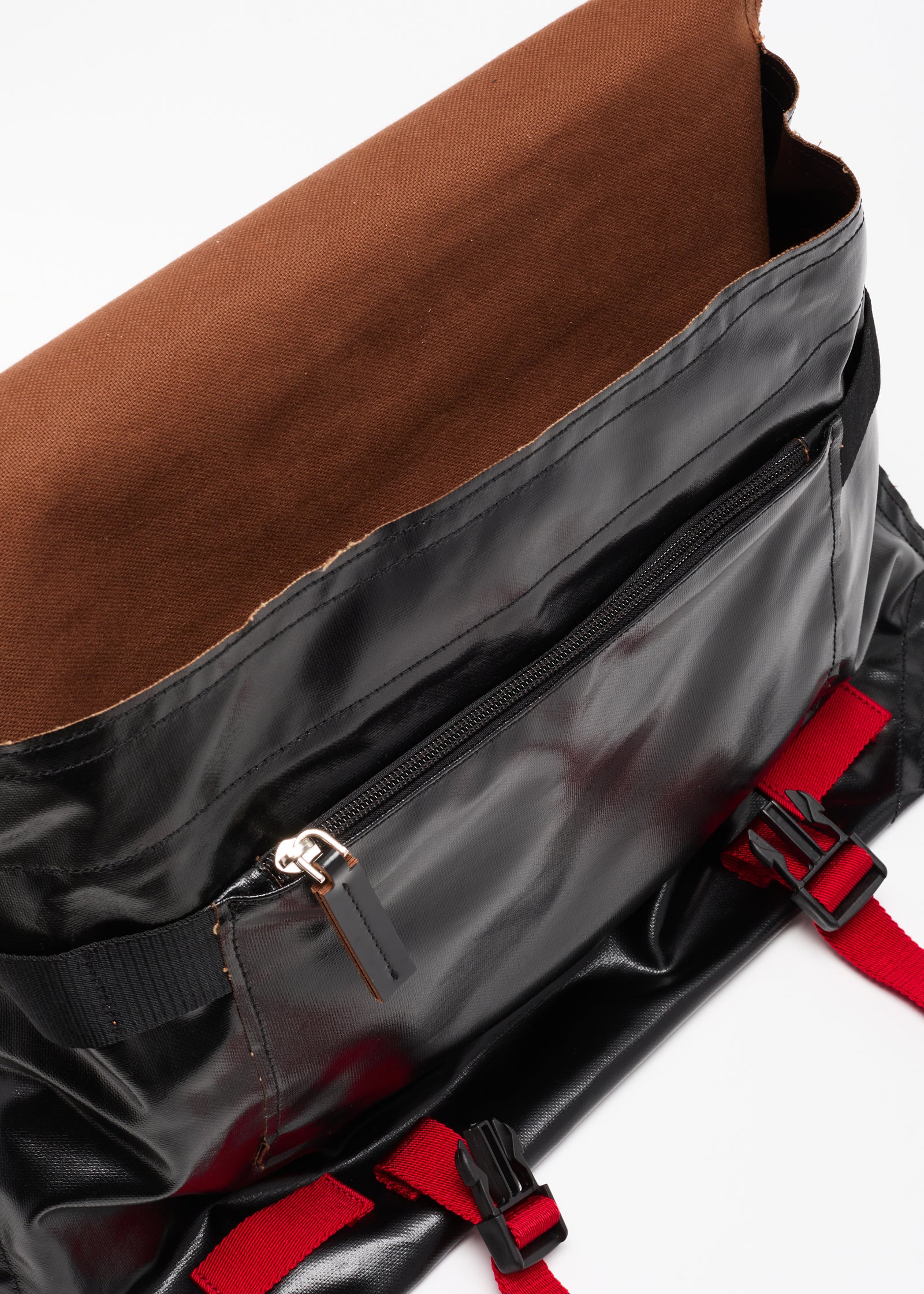 PILI AND BIANCA MEDIUM MESSENGER BAG