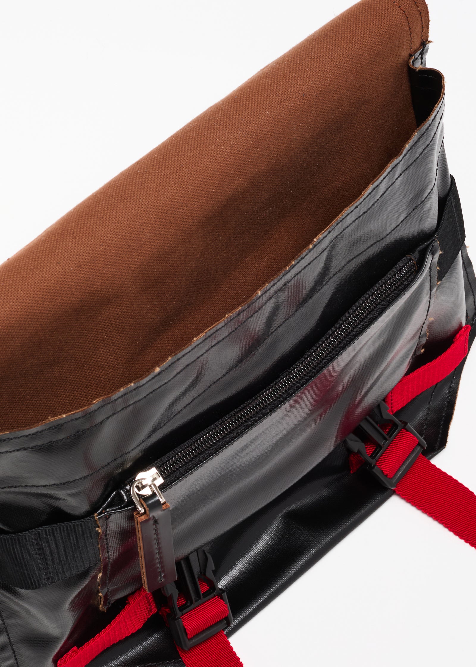 PILI AND BIANCA SMALL MESSENGER BAG