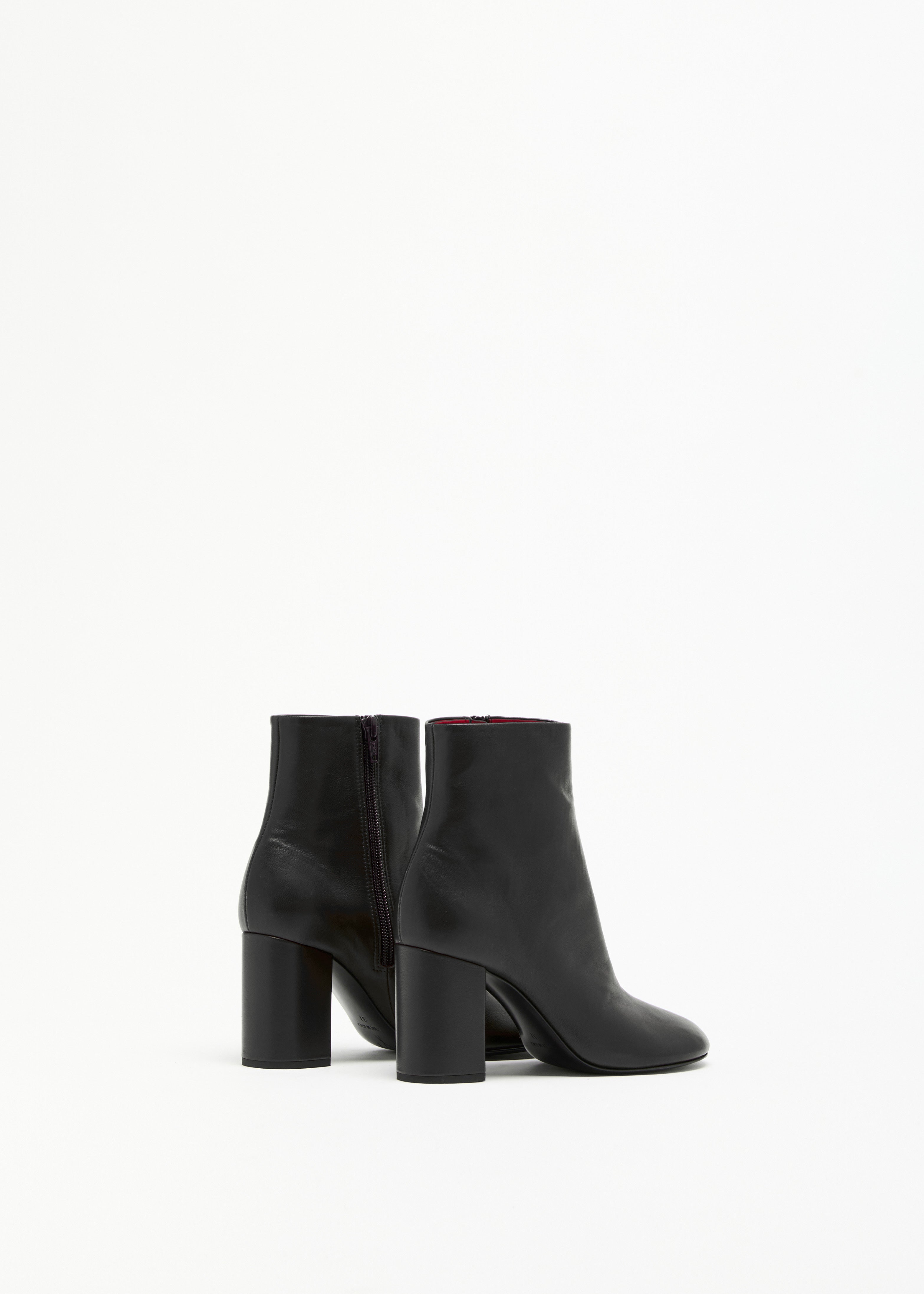 BLACK LEATHER HEELED ANKLE BOOTS