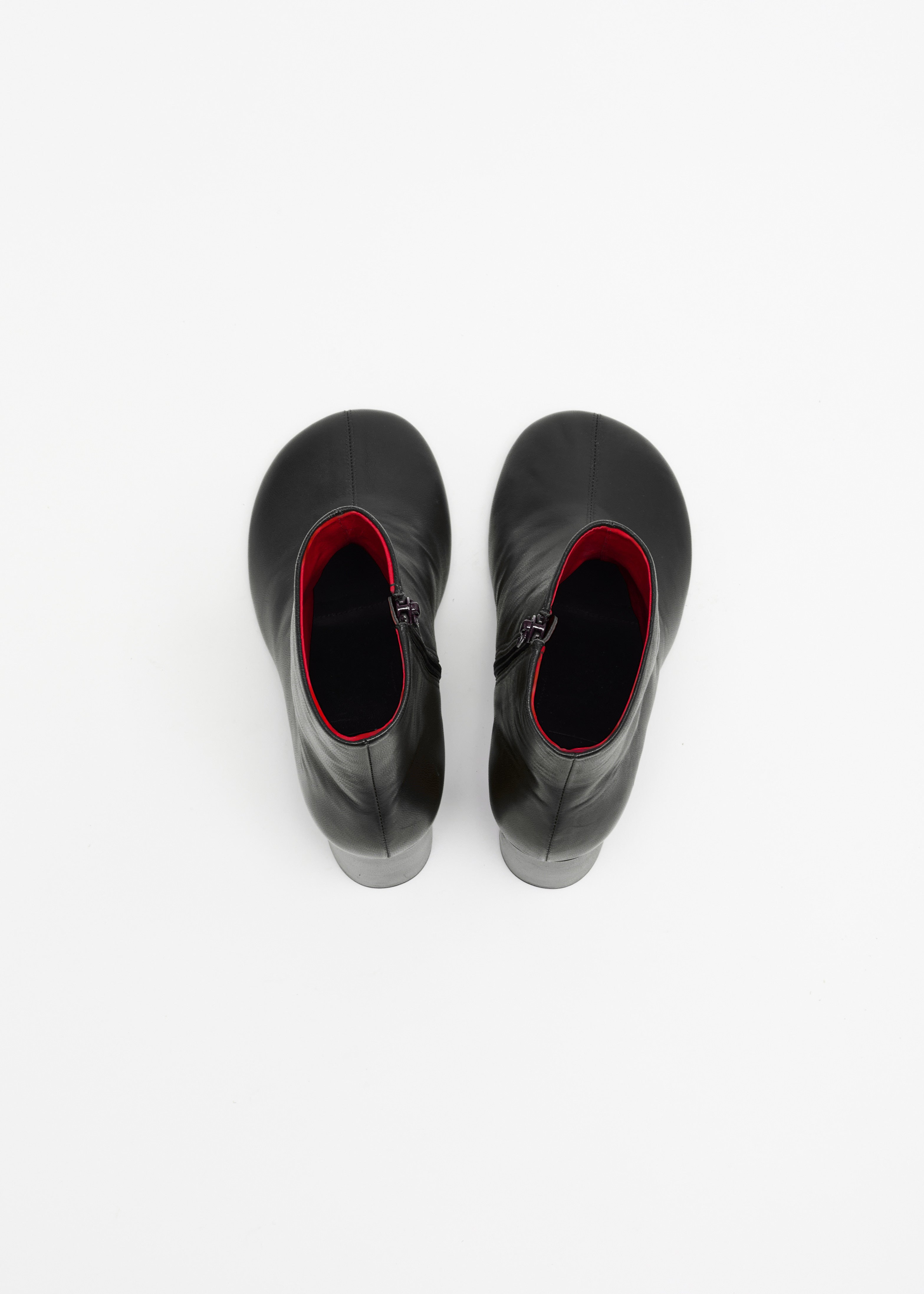 BLACK LEATHER HEELED ANKLE BOOTS