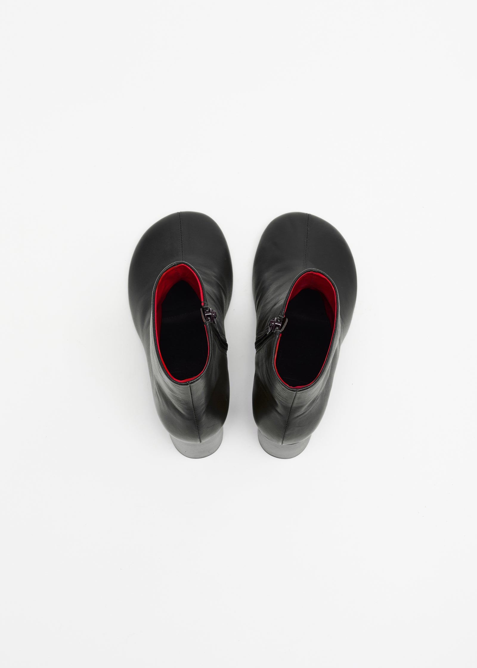 BLACK LEATHER HEELED ANKLE BOOTS