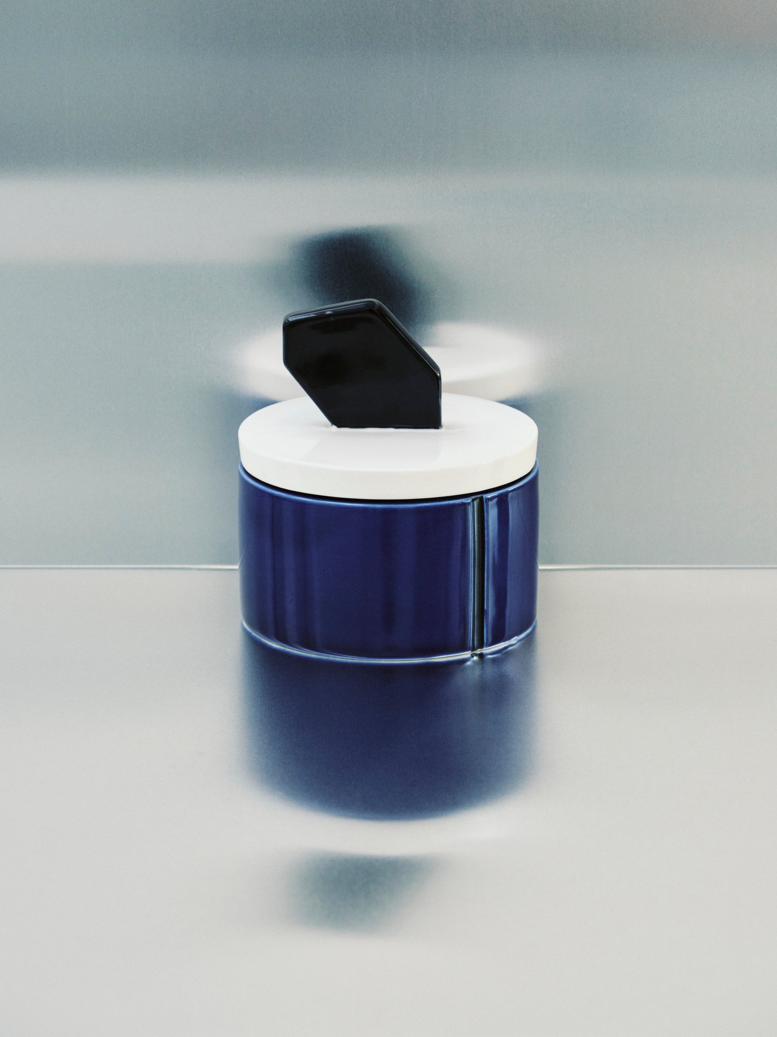 MEDIUM SCENTED CANDLE BLUE