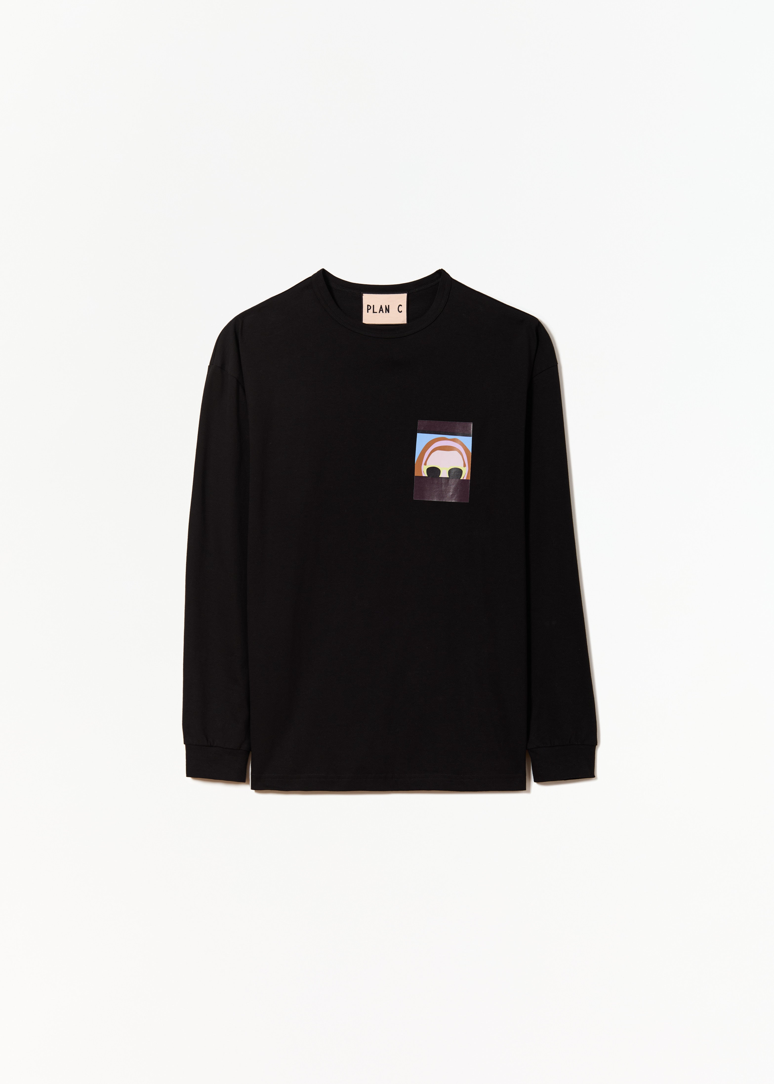 LONG SLEEVED BLACK T-SHIRT