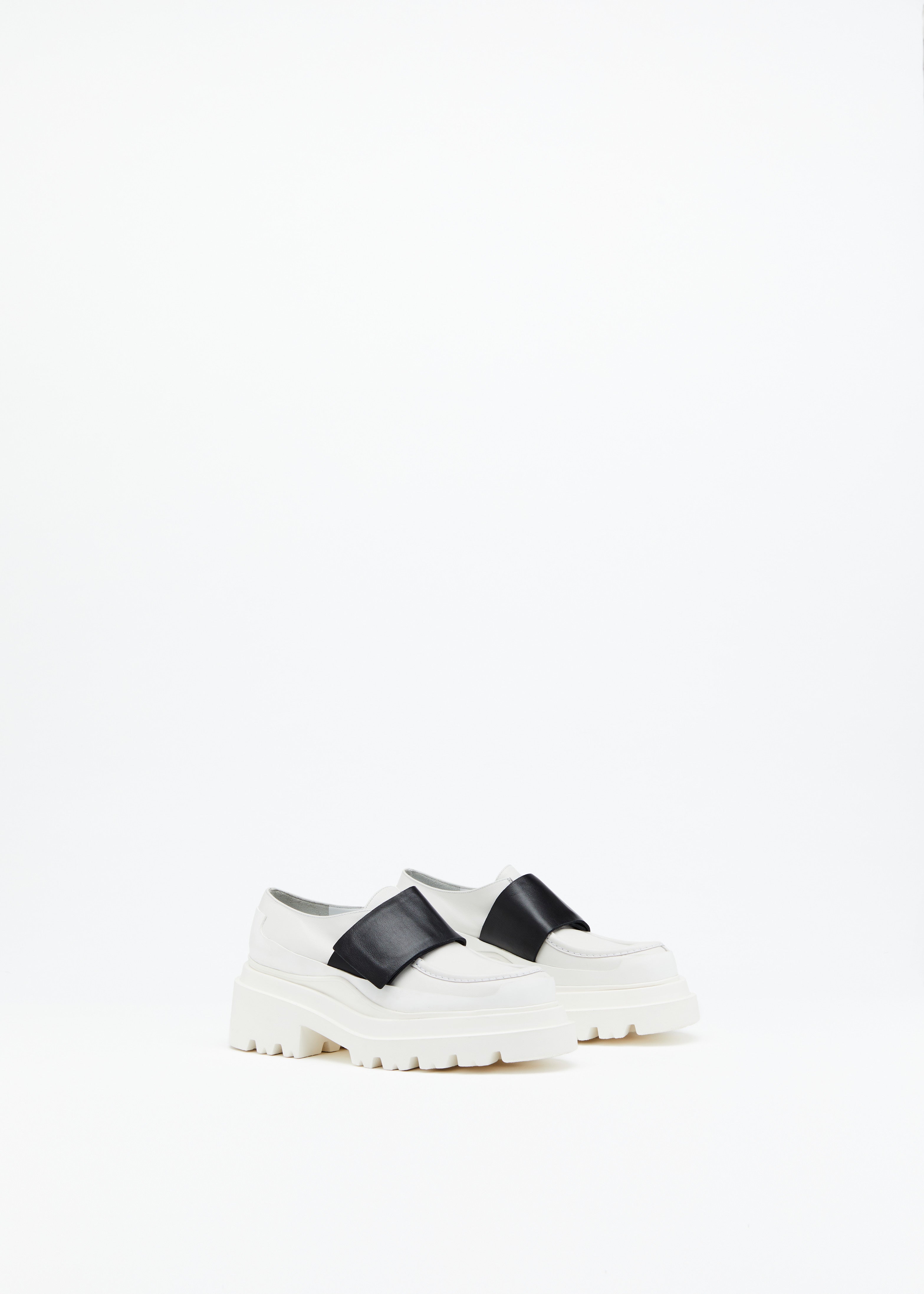 LEATHER LUG SOLE WHITE LOAFER